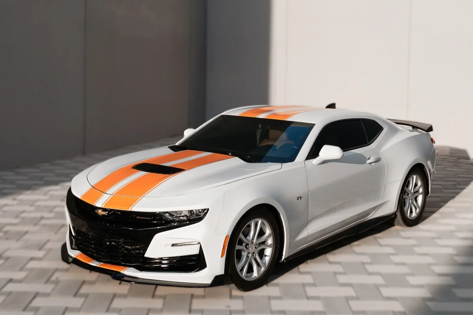 Huren Chevrolet Camaro  Wit 2022 in Dubai