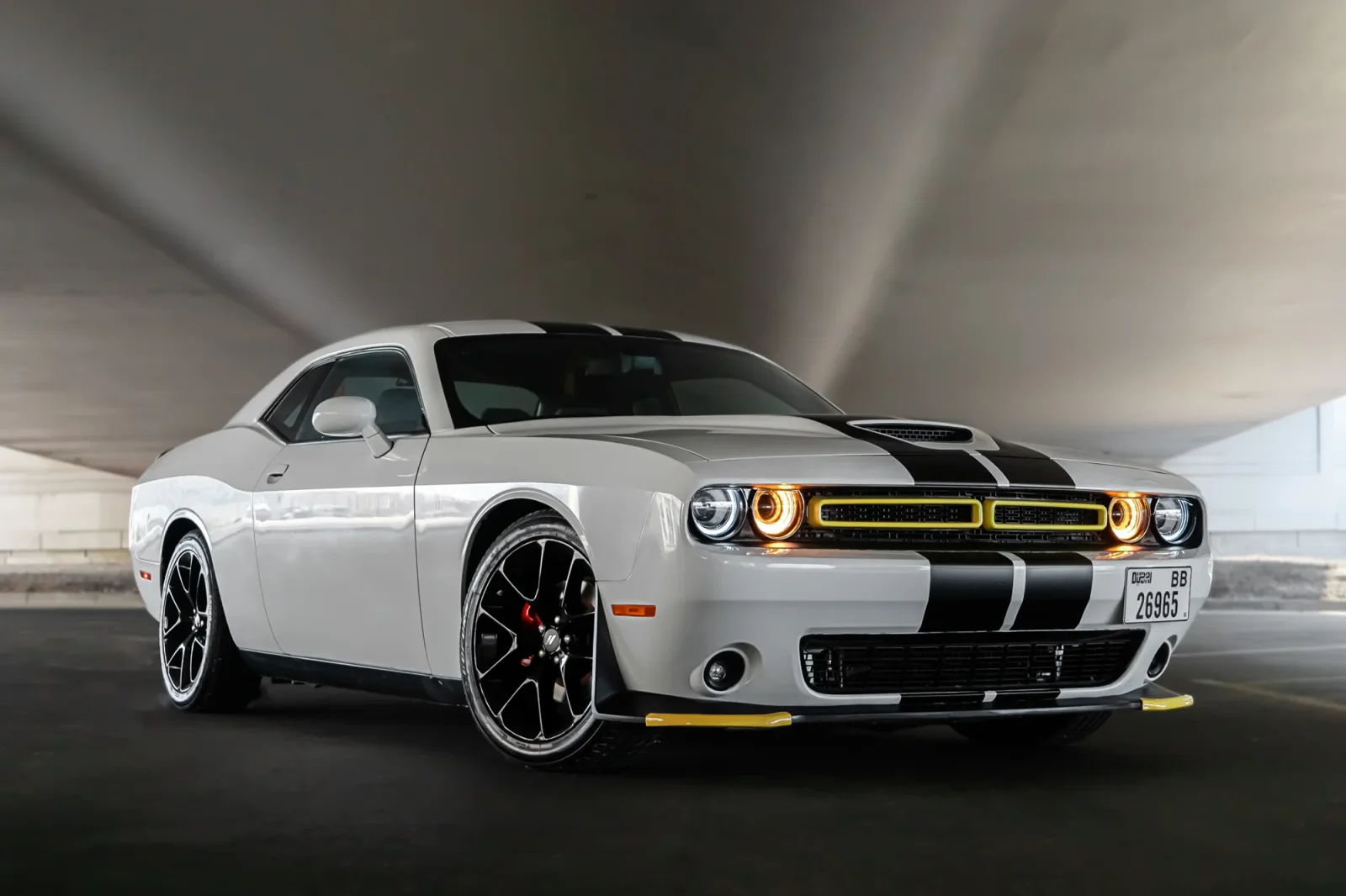 Loyer Dodge Challenger  Blanc 2023 en Dubai