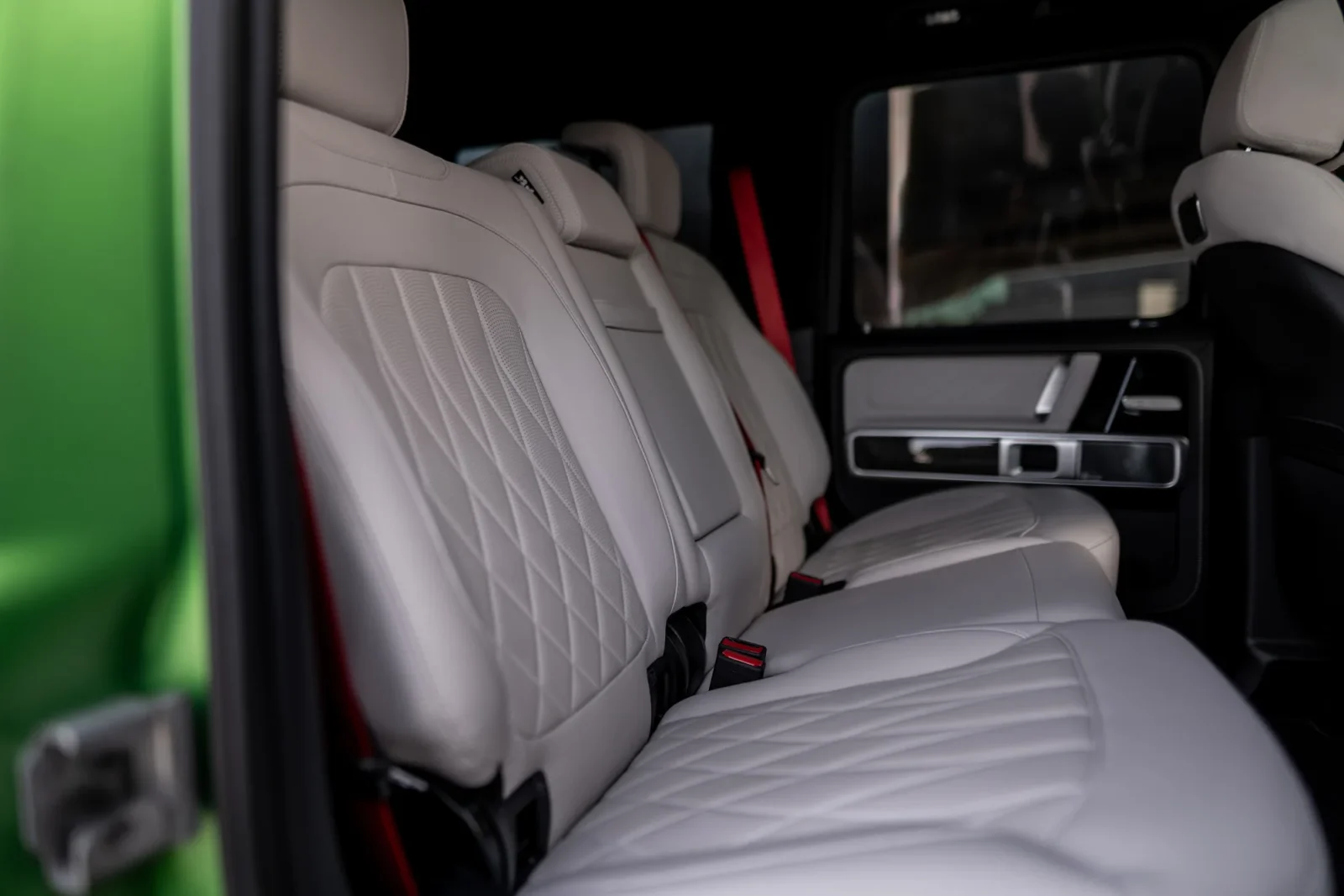 Miete Mercedes-Benz G-Class G63 AMG Grün 2023 in der Dubai - 5 