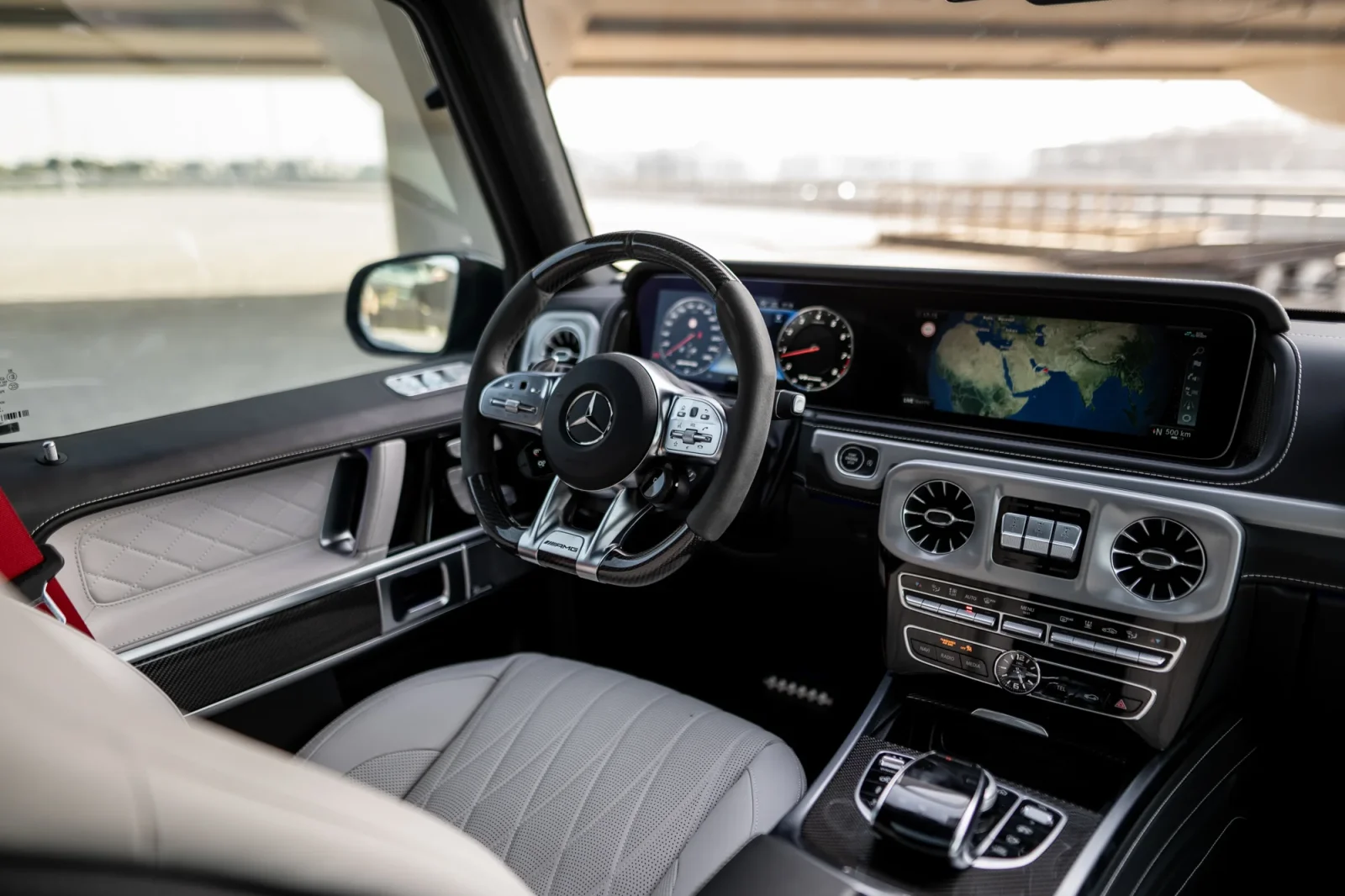 Miete Mercedes-Benz G-Class G63 AMG Grün 2023 in der Dubai - 4 