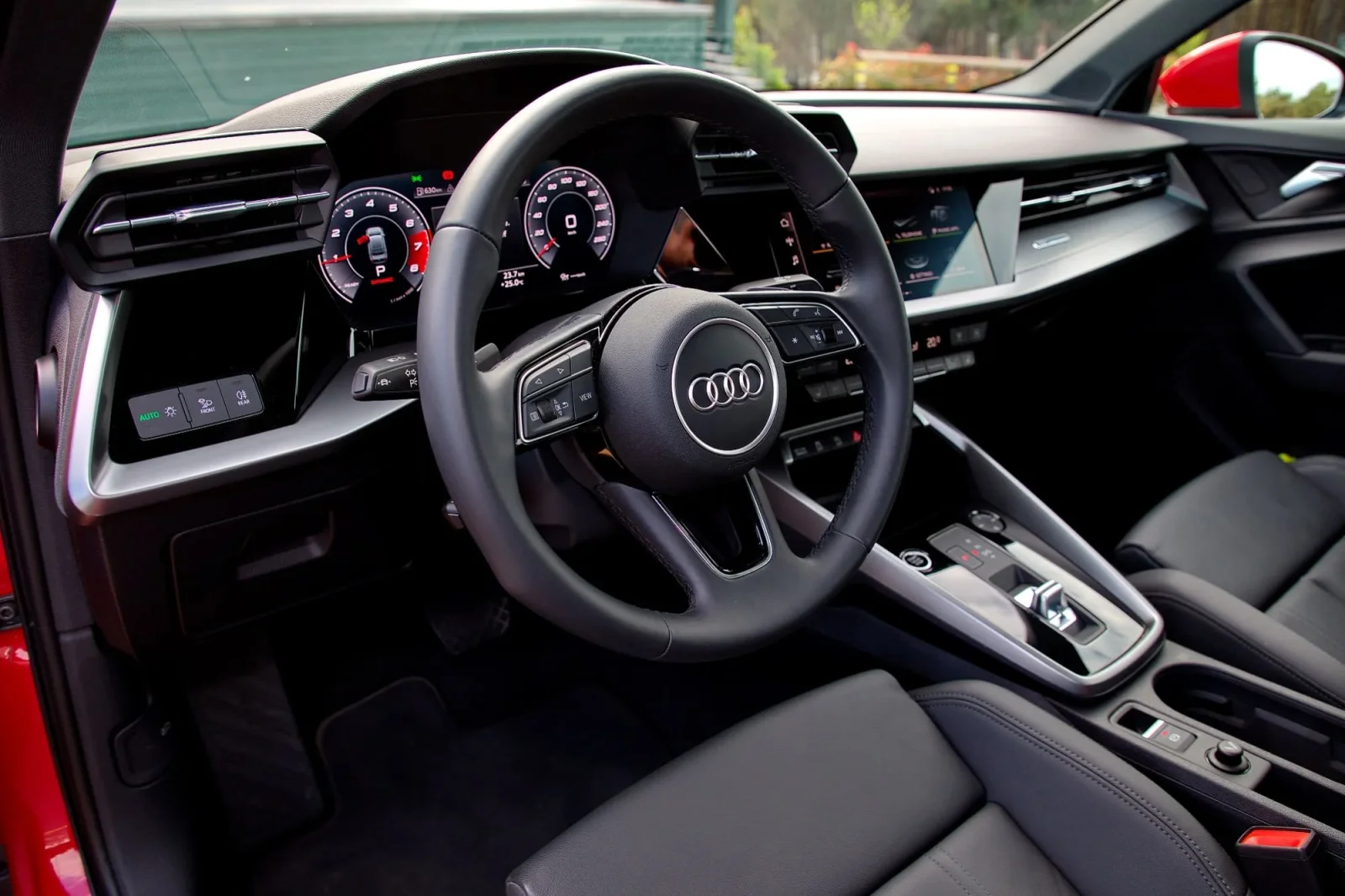 Miete Audi A3  Rot 2020 in der Dubai - 3 