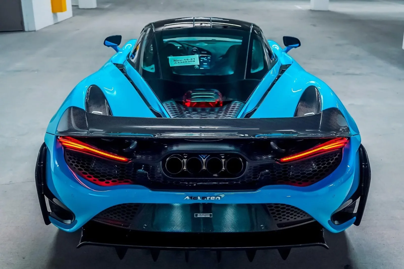 Miete McLaren 765LT  Blau 2021 in der Dubai - 4 