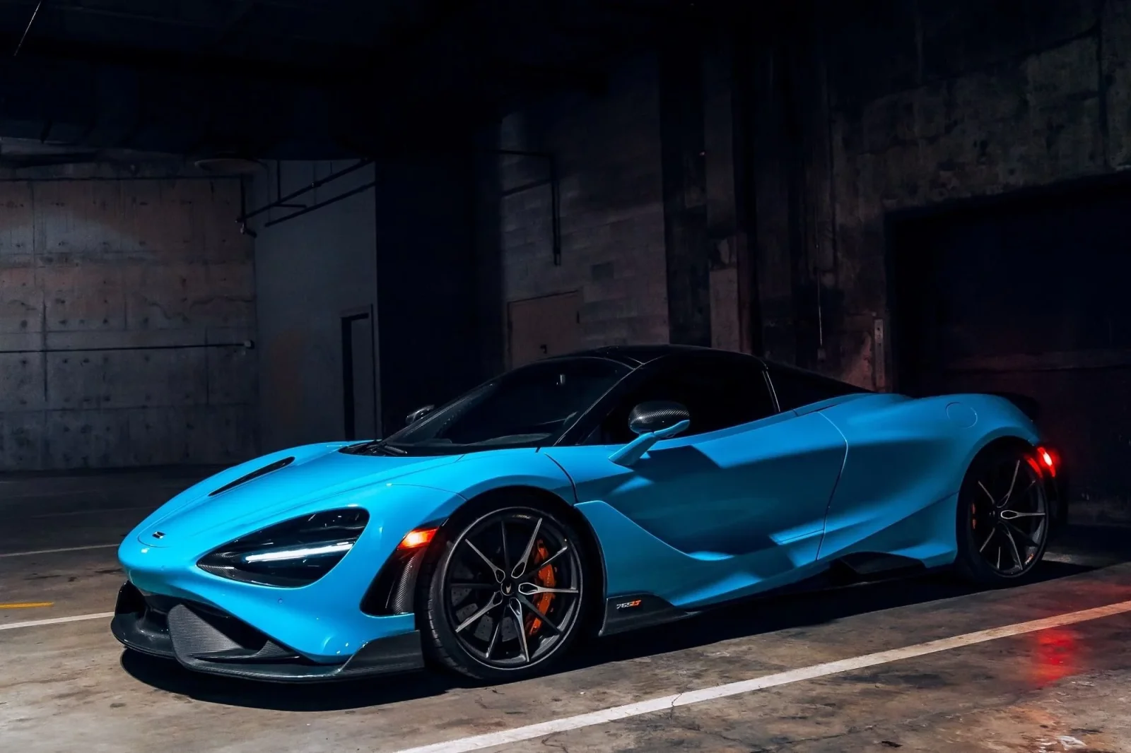 Miete McLaren 765LT  Blau 2021 in der Dubai - 3 