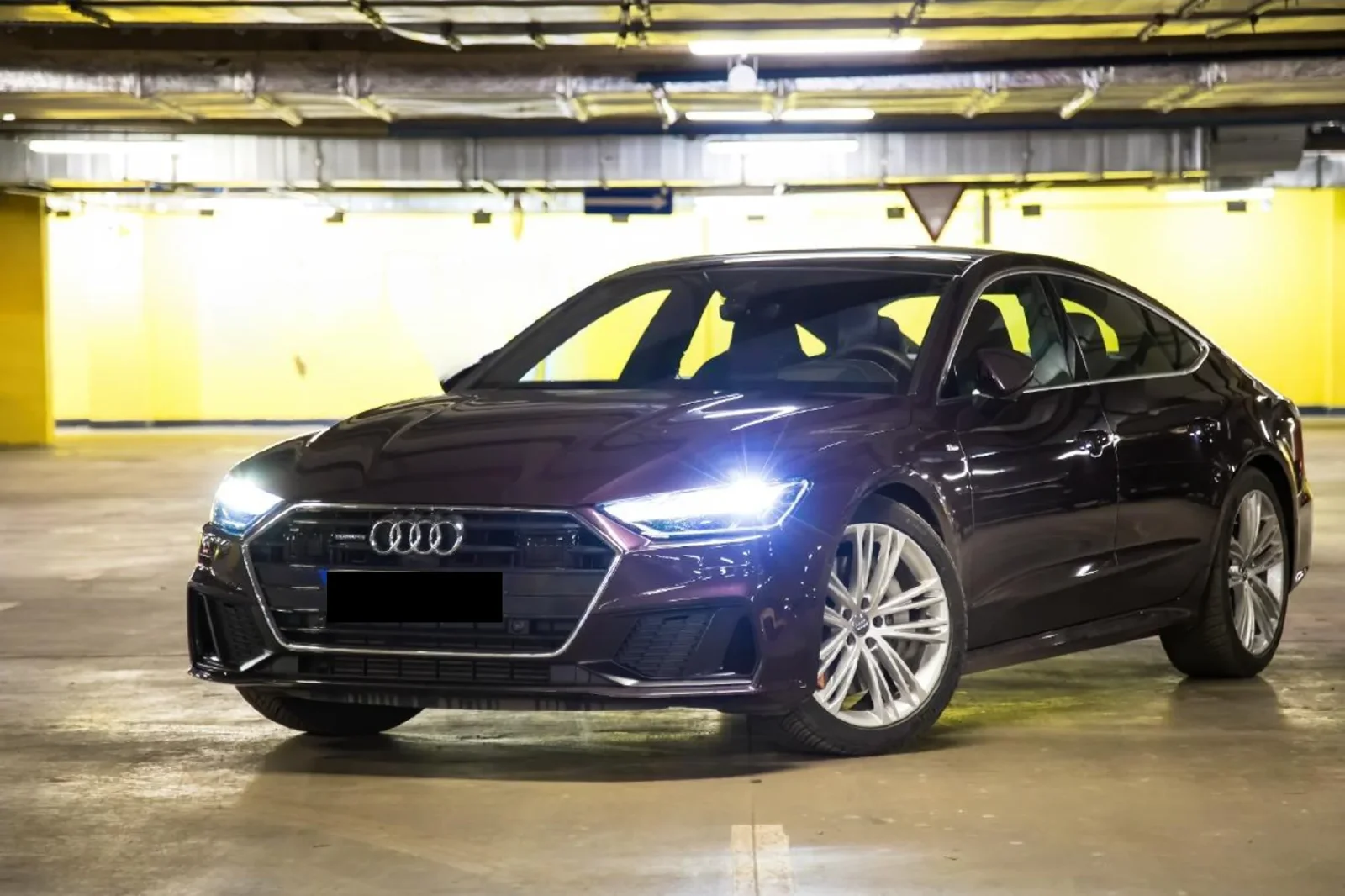 Miete Audi A7  Violett 2020 in der Dubai