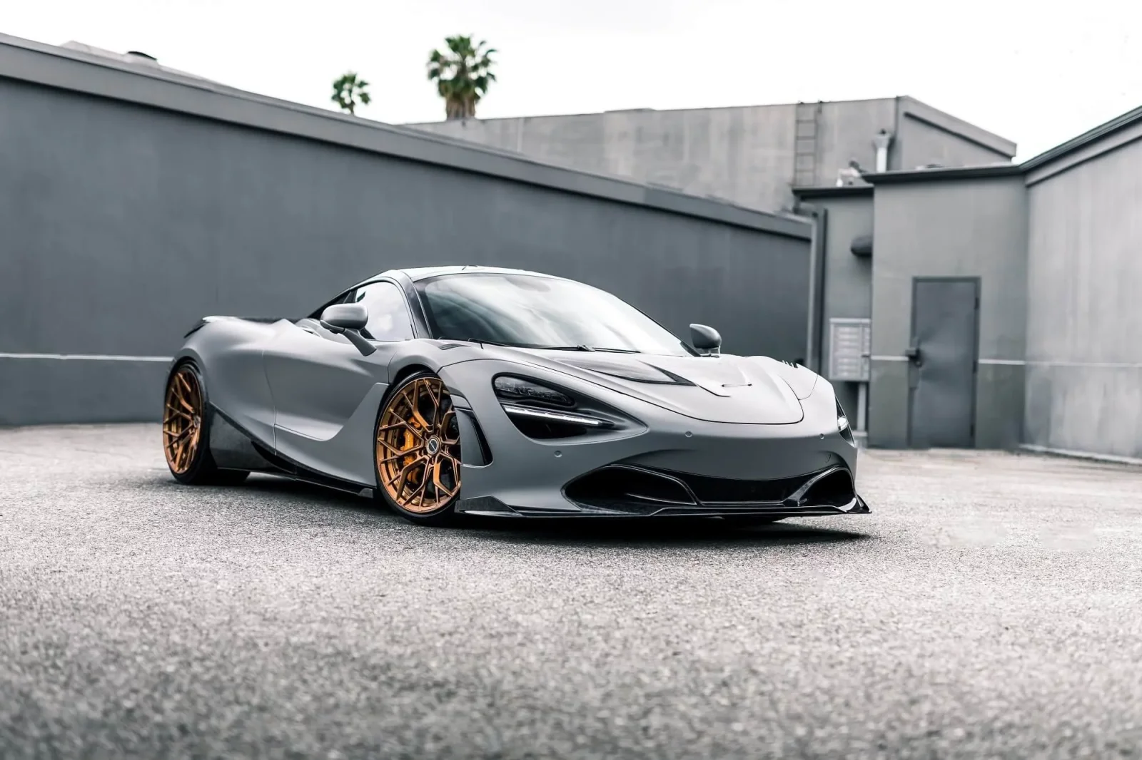 Affitto McLaren 720S  Grigio 2022 in Dubai