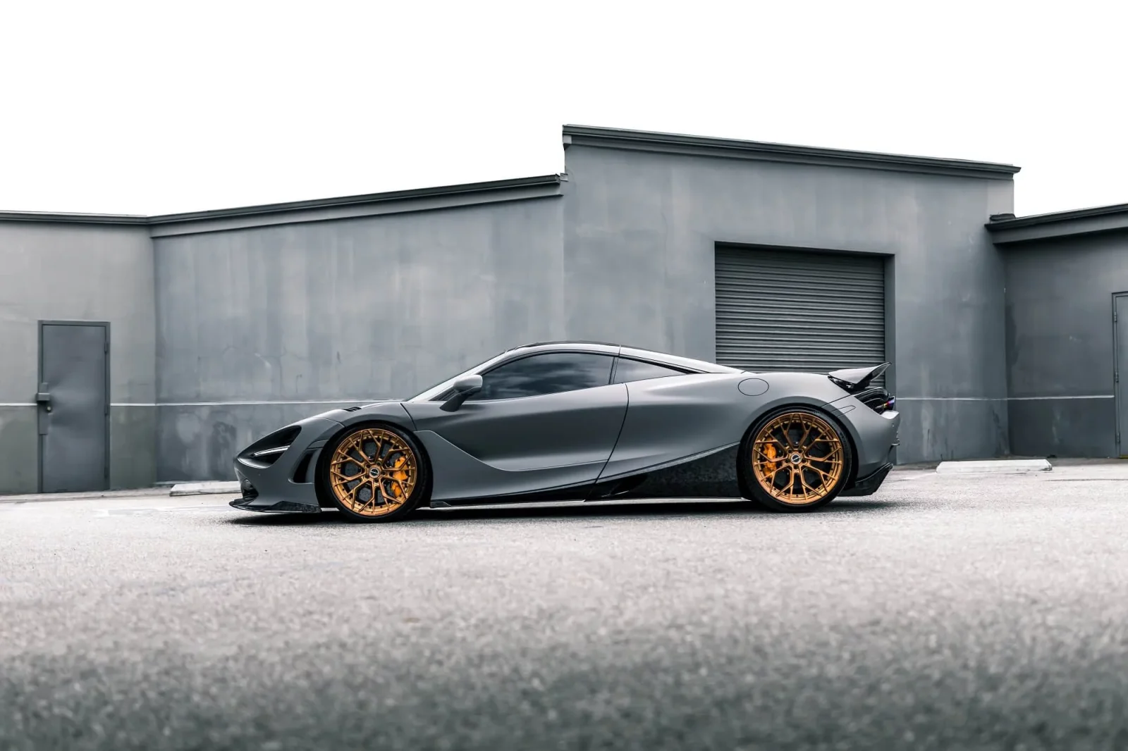 Miete McLaren 720S  Grau 2022 in der Dubai - 2 