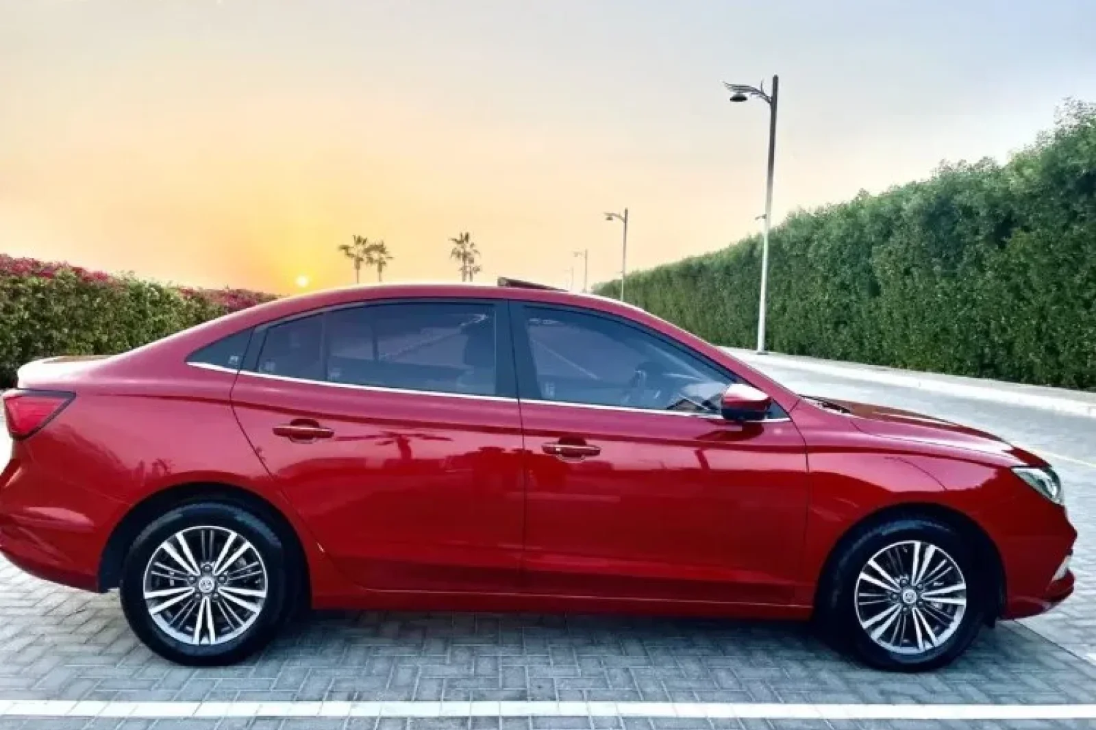 Аренда MG 5 Full Option Красный 2024 в Дубае - 7 