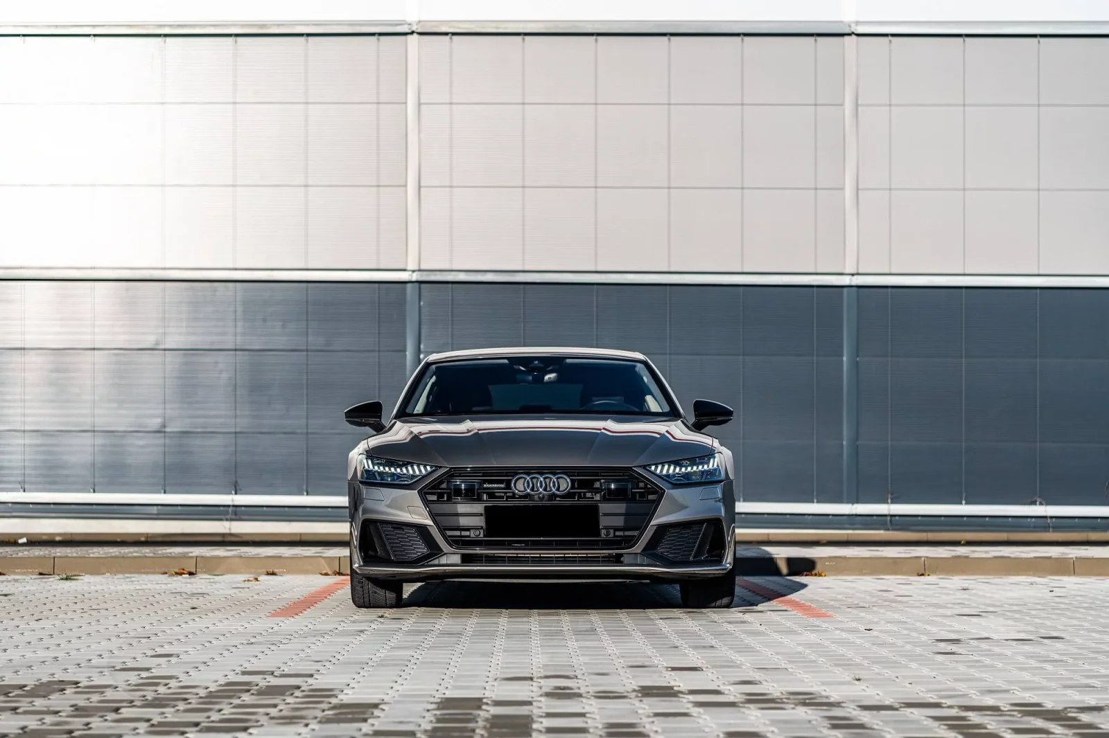 Loyer Audi A7  Beige 2021 en Dubai - 1 