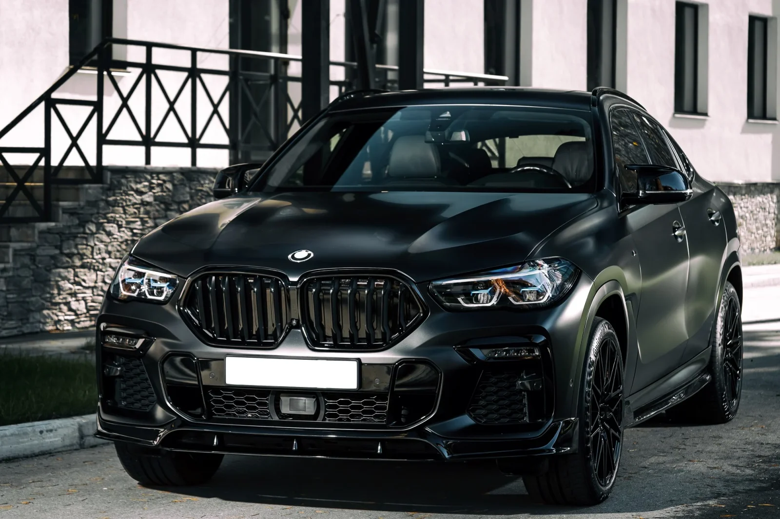 Аренда BMW X6M  Черный 2023 в Дубае