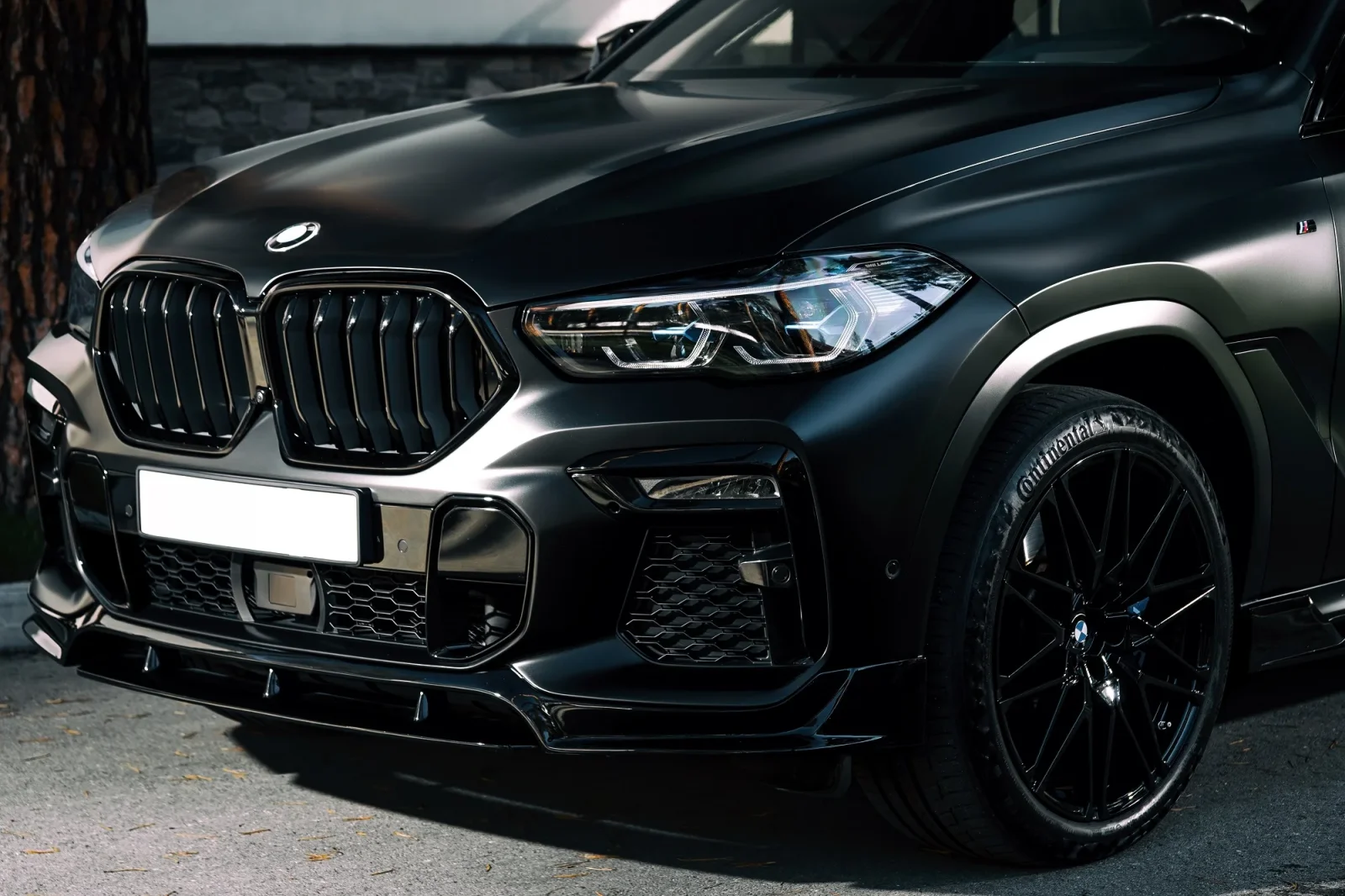 Miete BMW X6M  Schwarz 2023 in der Dubai - 2 