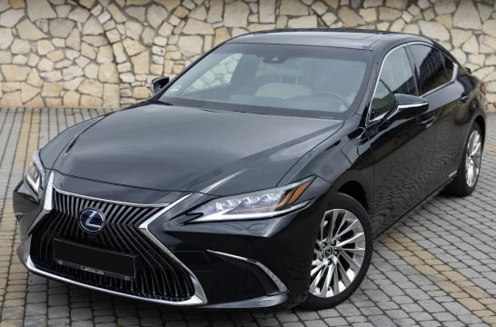 Lexus ES300 H Schwarz 2024