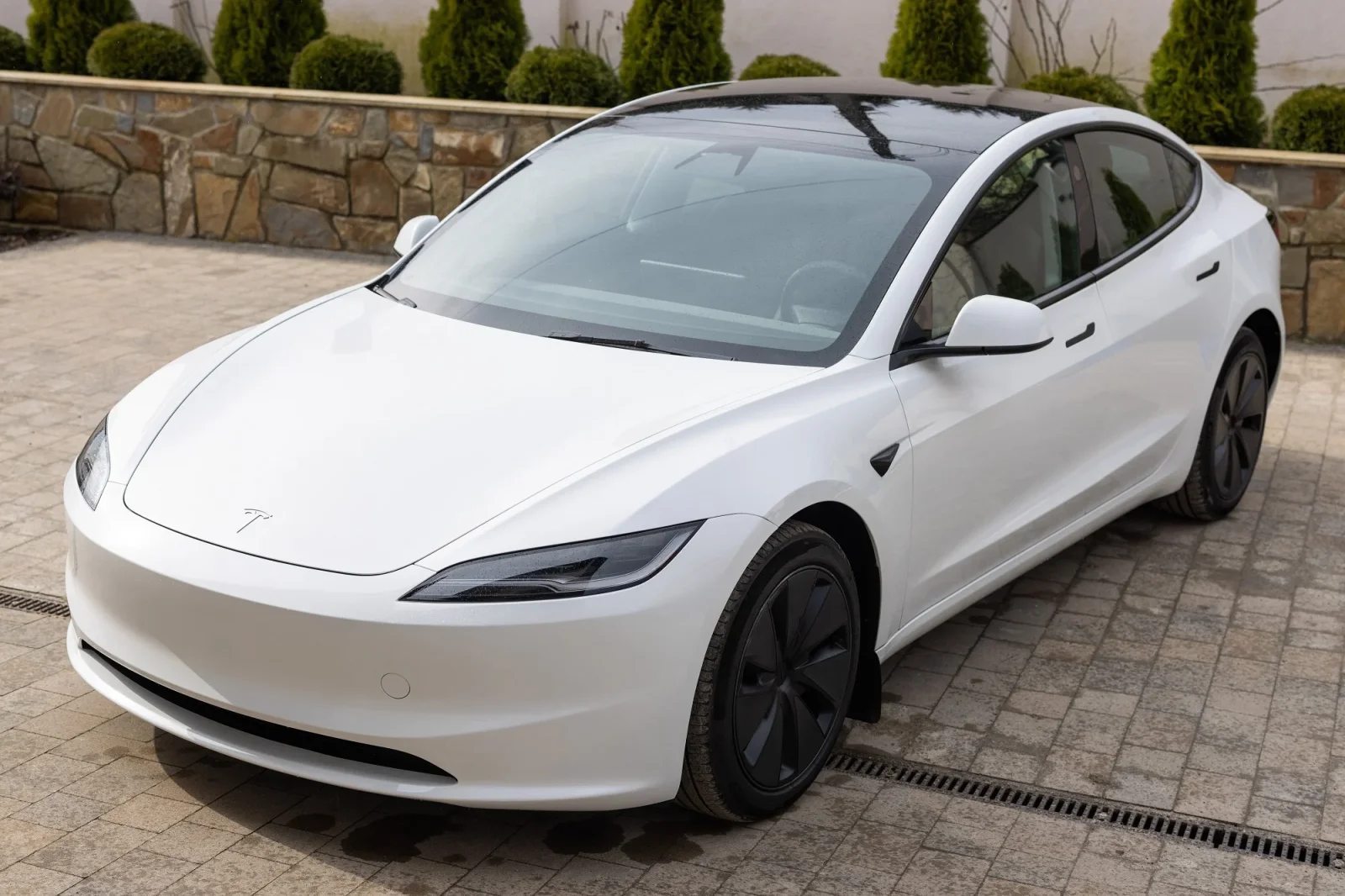 Аренда Tesla Model 3  Белый 2024 в Дубае