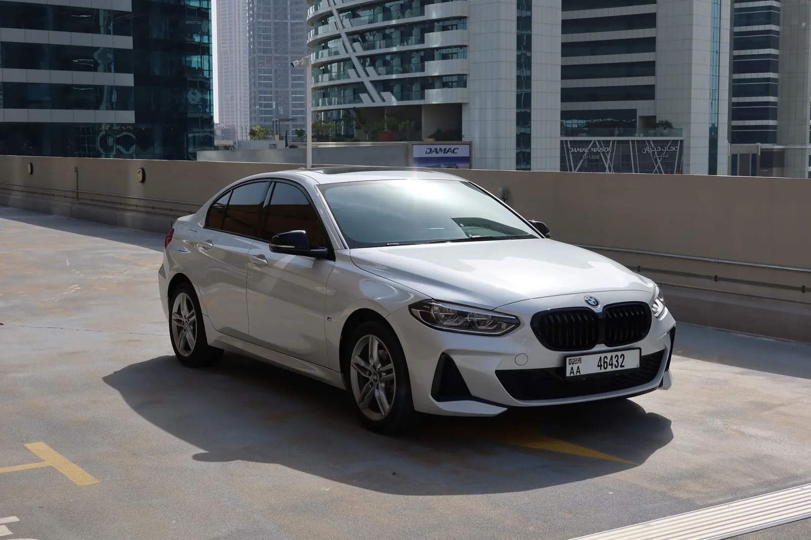 Affitto BMW 1-Series 120i M Sport Bianco 2023 in Dubai