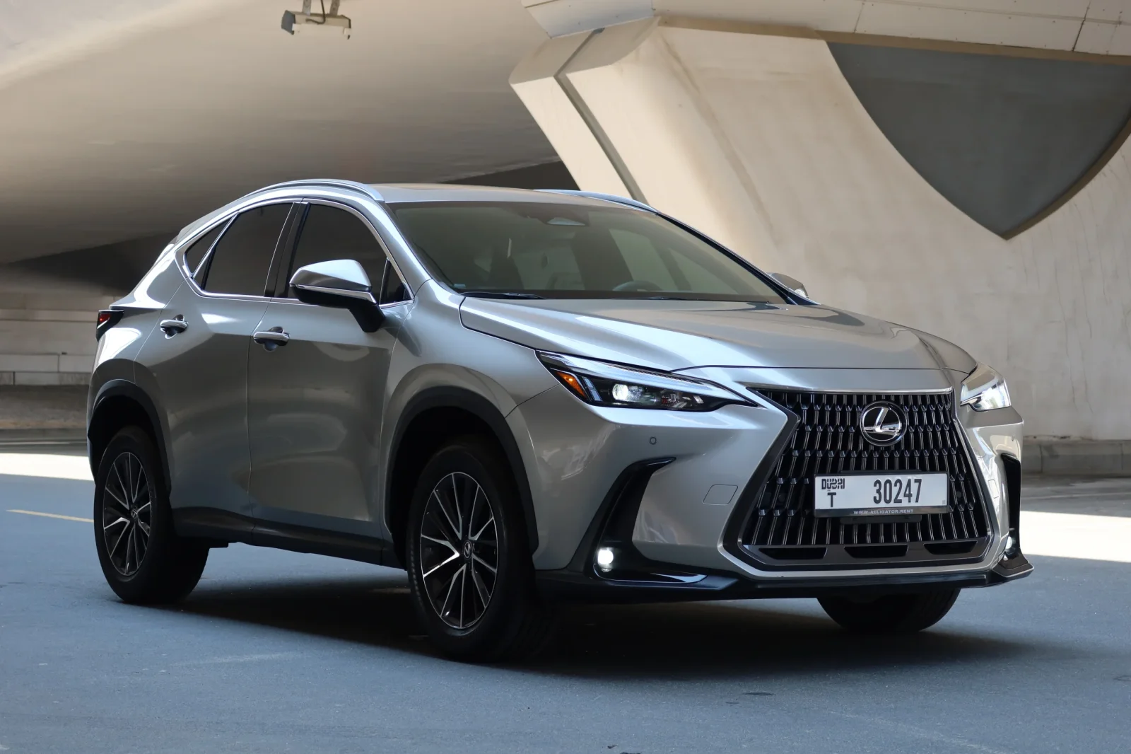 Miete Lexus NX250  Weiß 2024 in der Dubai