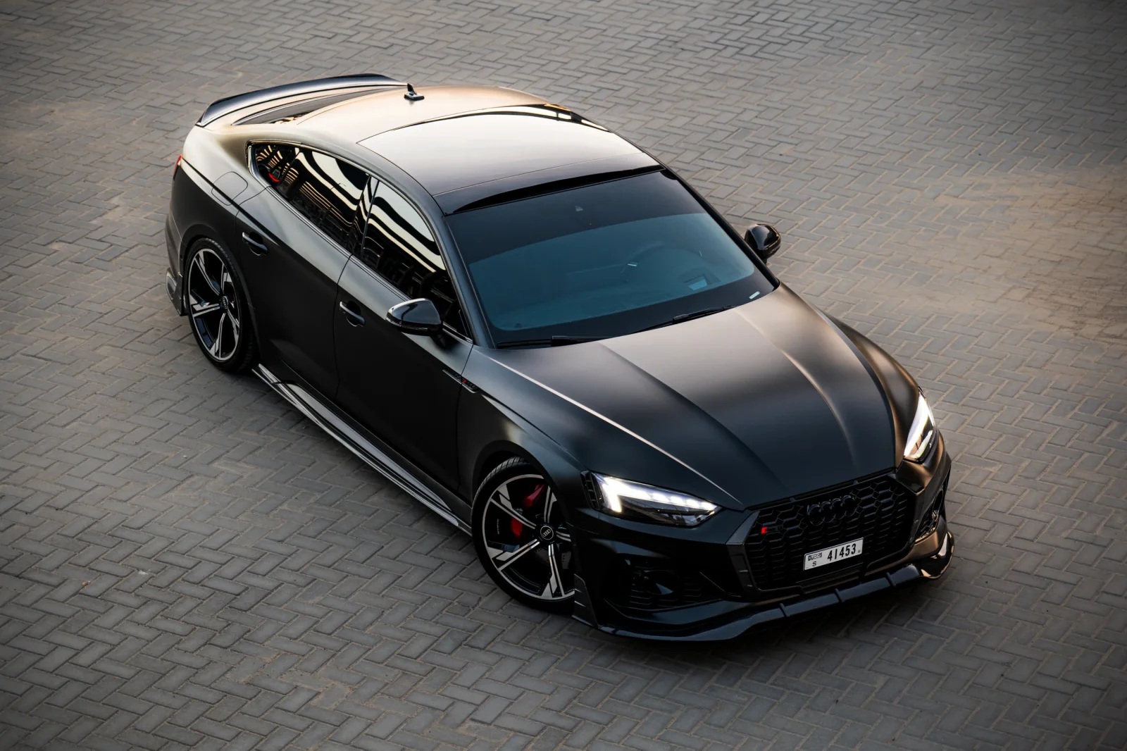 Loyer Audi RS5 Carbon Edition Noir 2023 en Dubai