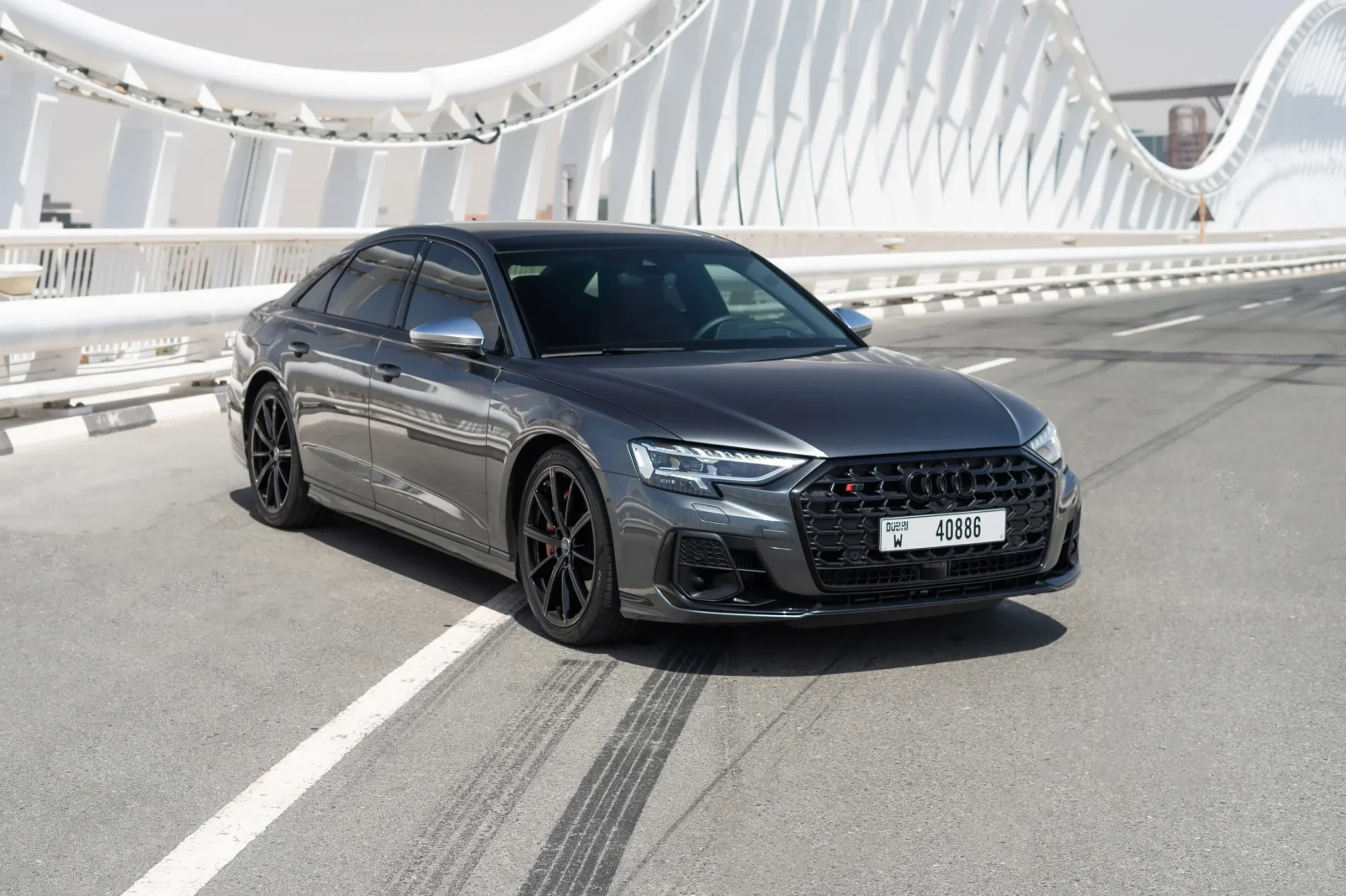 Аренда Audi S8  Серый 2023 в Дубае