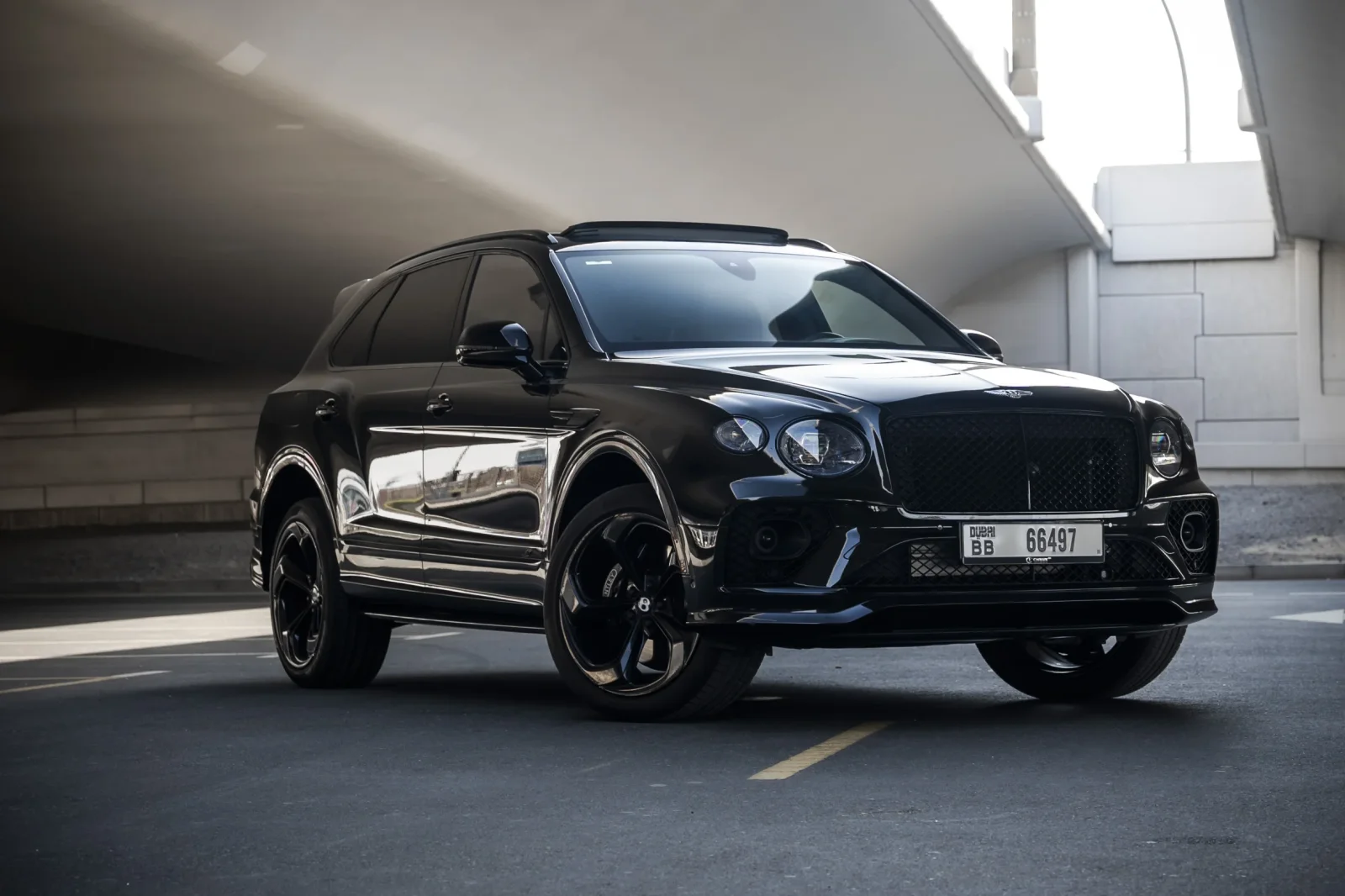 Miete Bentley Bentayga S Schwarz 2023 in der Dubai