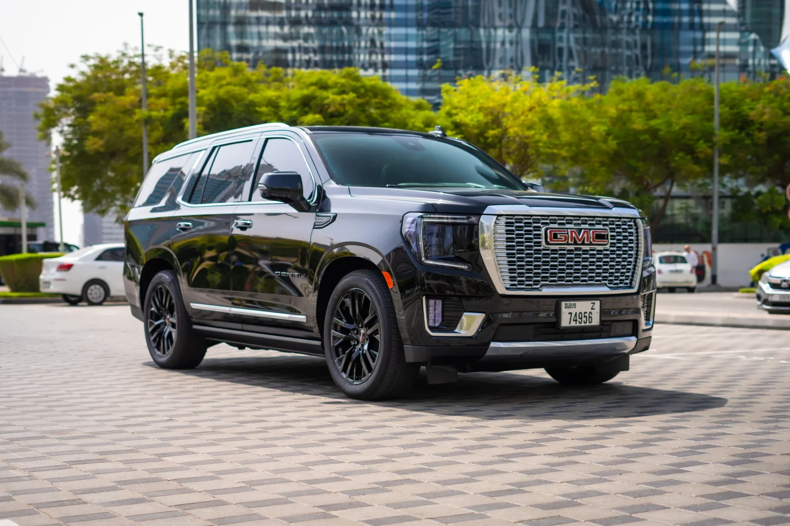 Miete GMC Yukon Denali Black Edition Schwarz 2023 in der Dubai