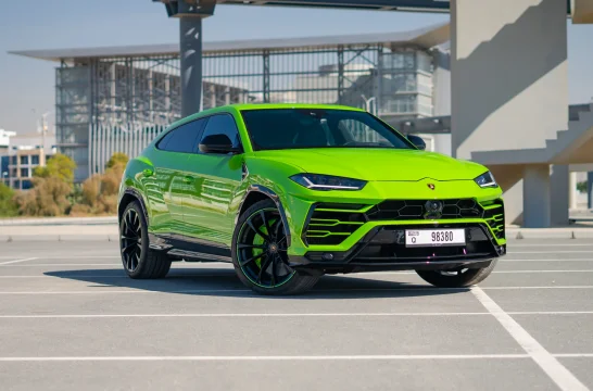 Lamborghini Urus PC with Akrapovic Exhaust Grün 2022