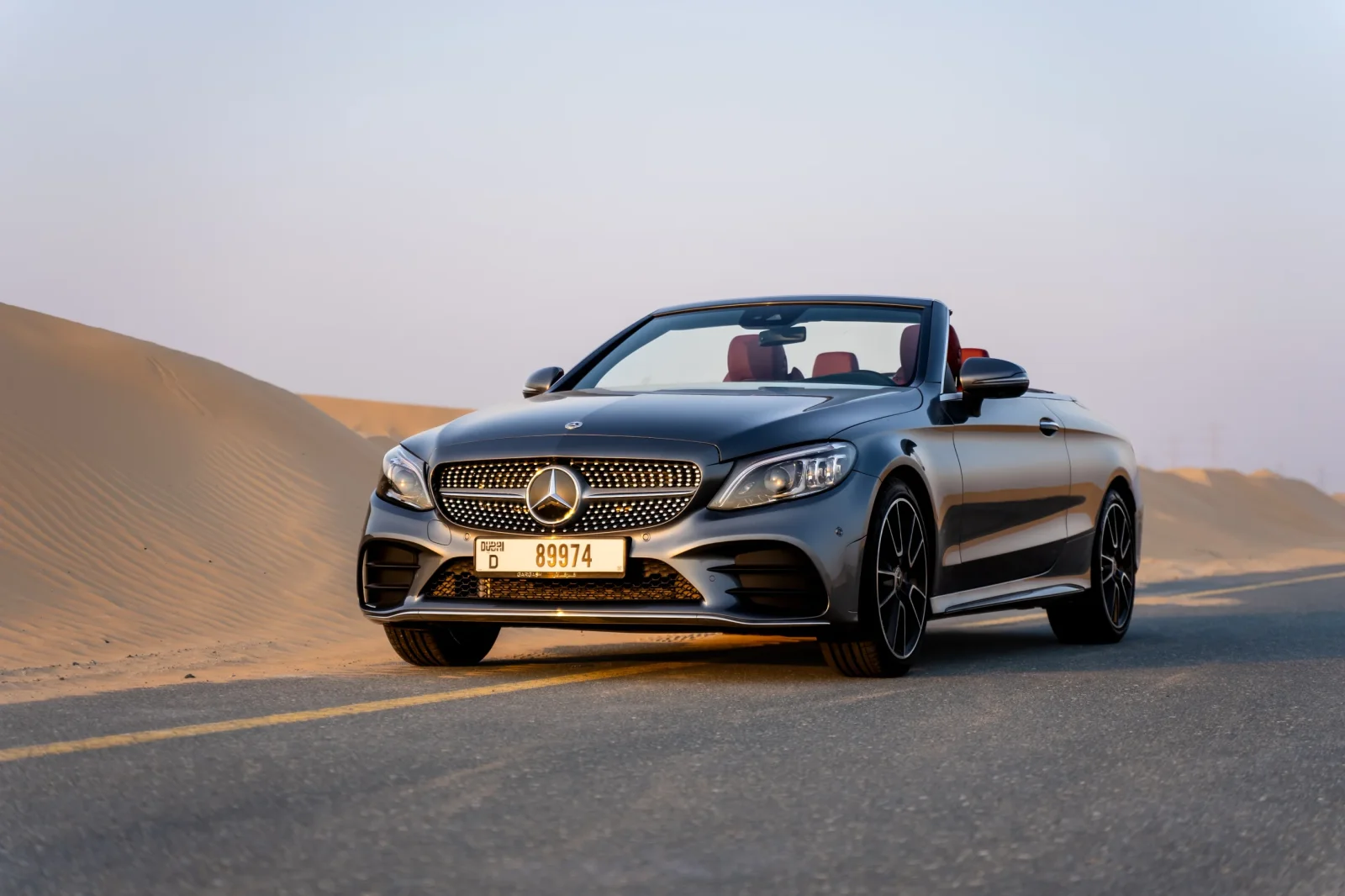 Miete Mercedes-Benz C-Class 200 Grau 2023 in der Dubai