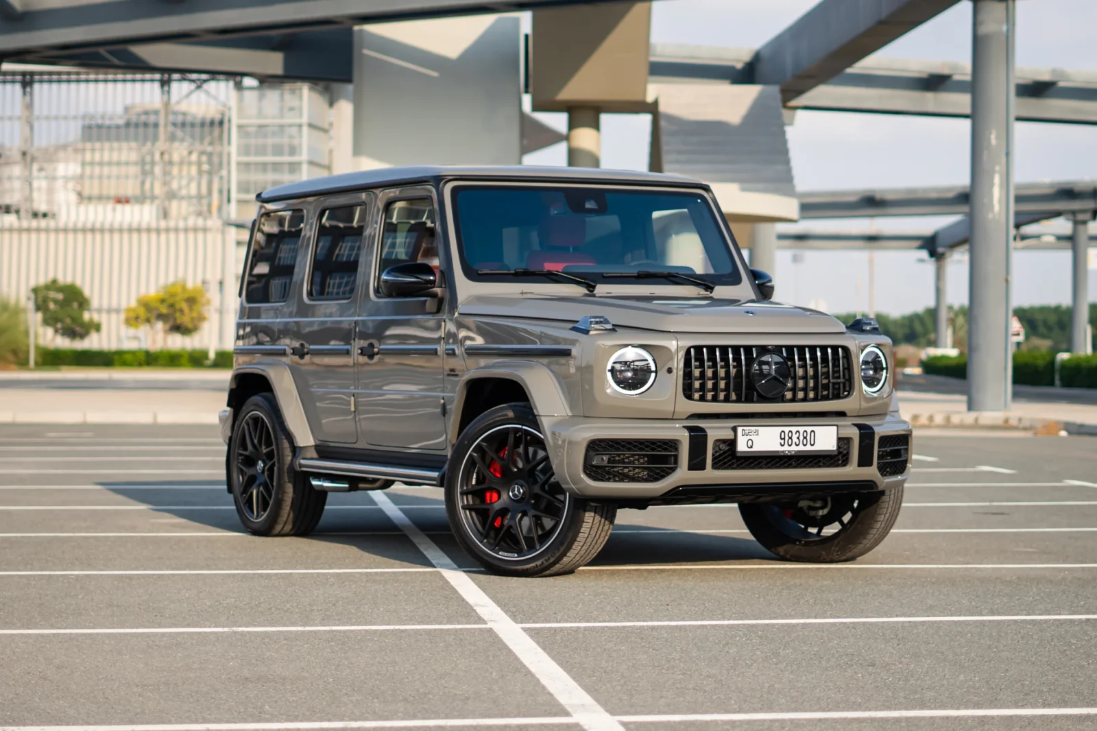 Miete Mercedes-Benz G-Class 63 Double Night  Grau 2023 in der Dubai