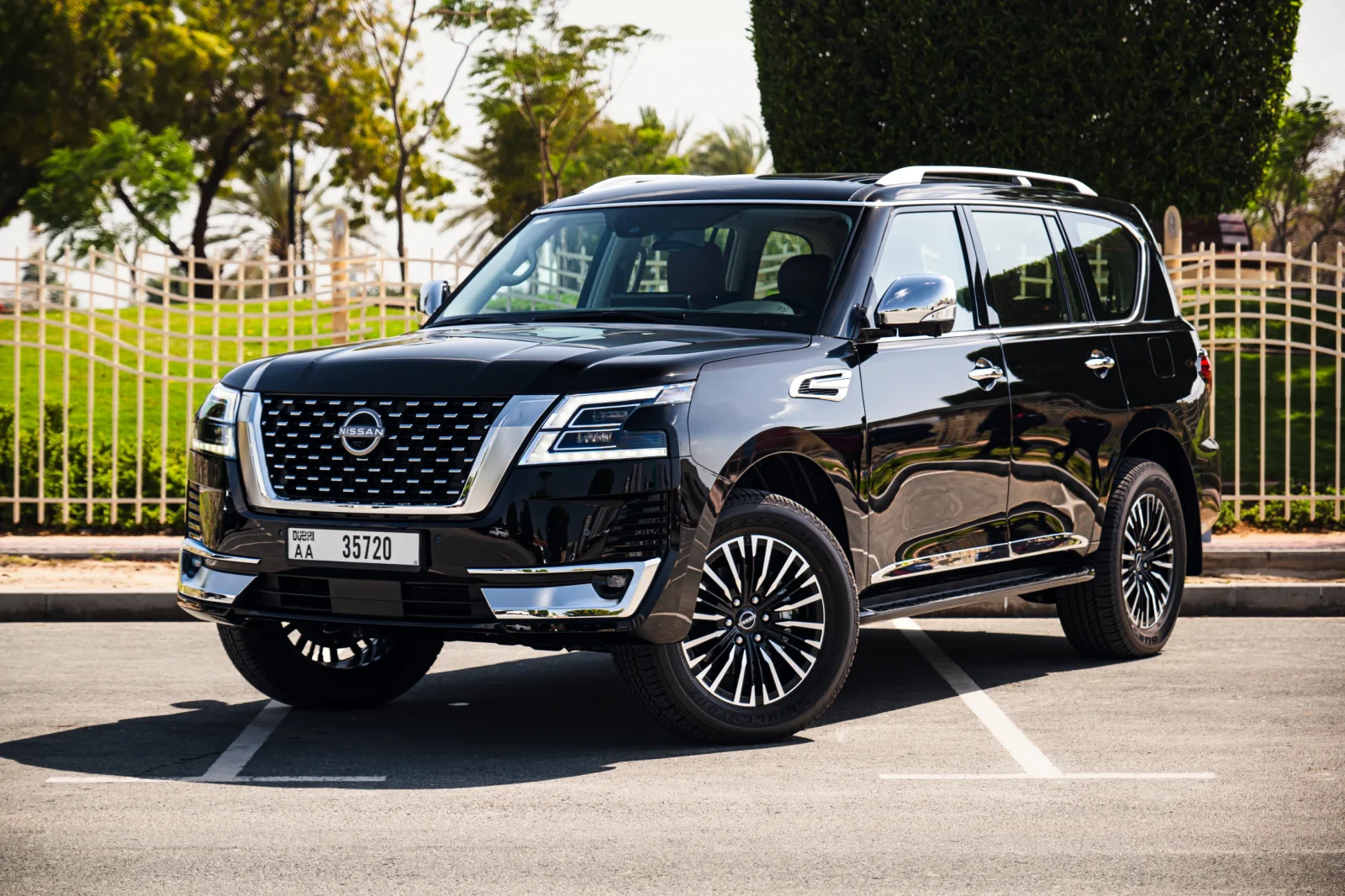 Miete Nissan Patrol SE Platinum Schwarz 2024 in der Dubai