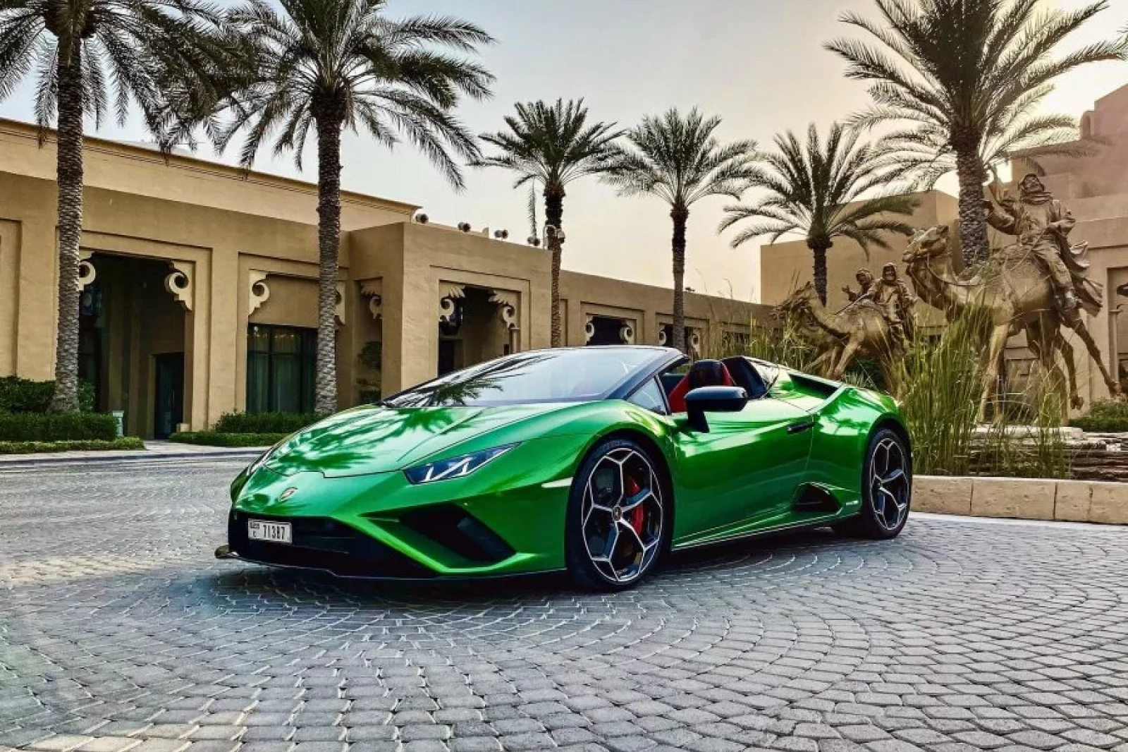 Аренда Lamborghini Huracan Spyder Зеленый 2021 в Дубае