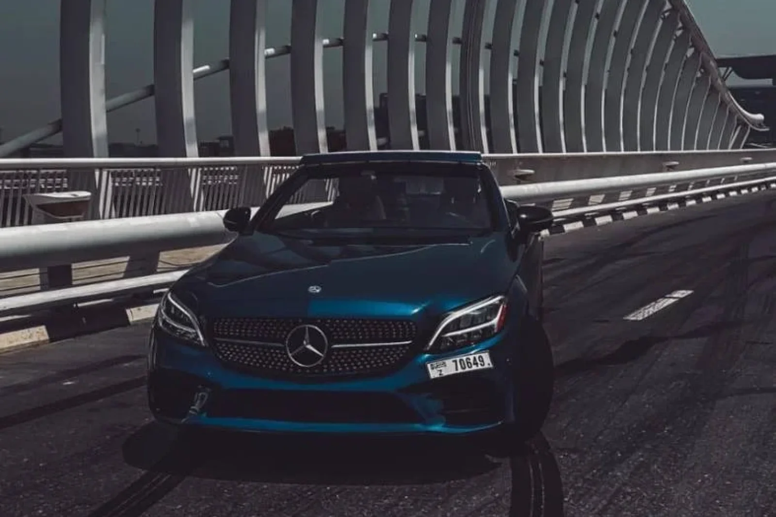 Miete Mercedes-Benz C-Class 300 Coupe  Blau 2021 in der Dubai