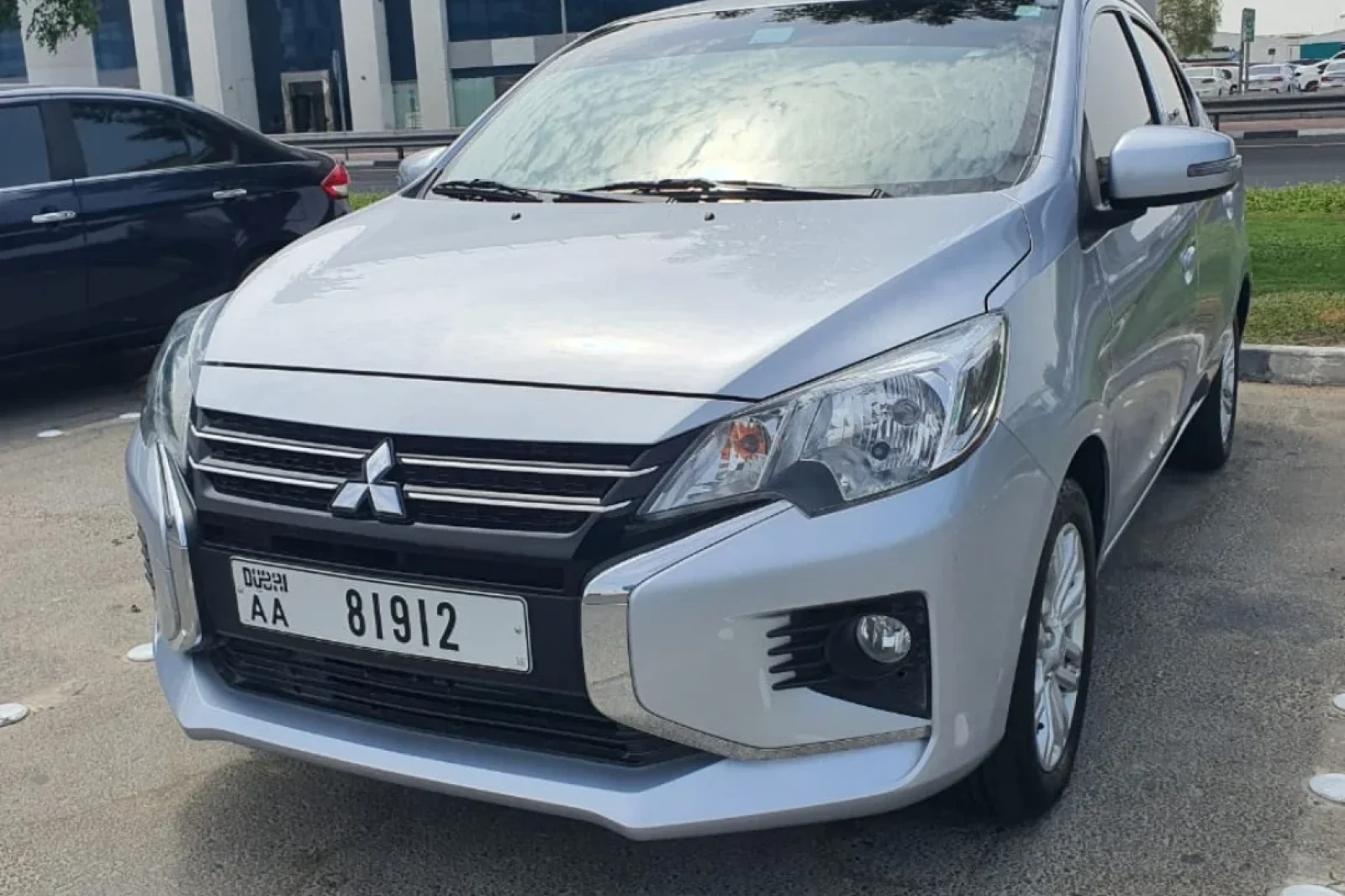 Loyer Mitsubishi Attrage  Gris 2024 en Dubai