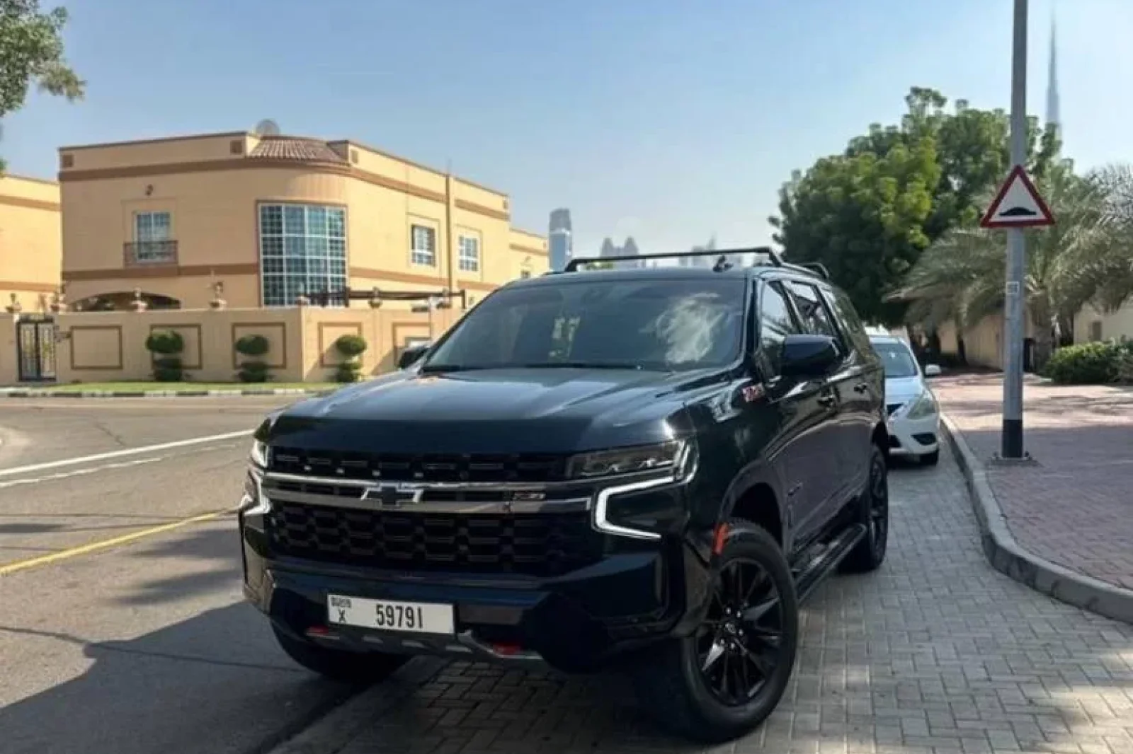 Miete Chevrolet Tahoe Z71 Schwarz 2023 in der Dubai