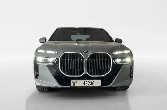 BMW 7-Series 735i Серый 2024