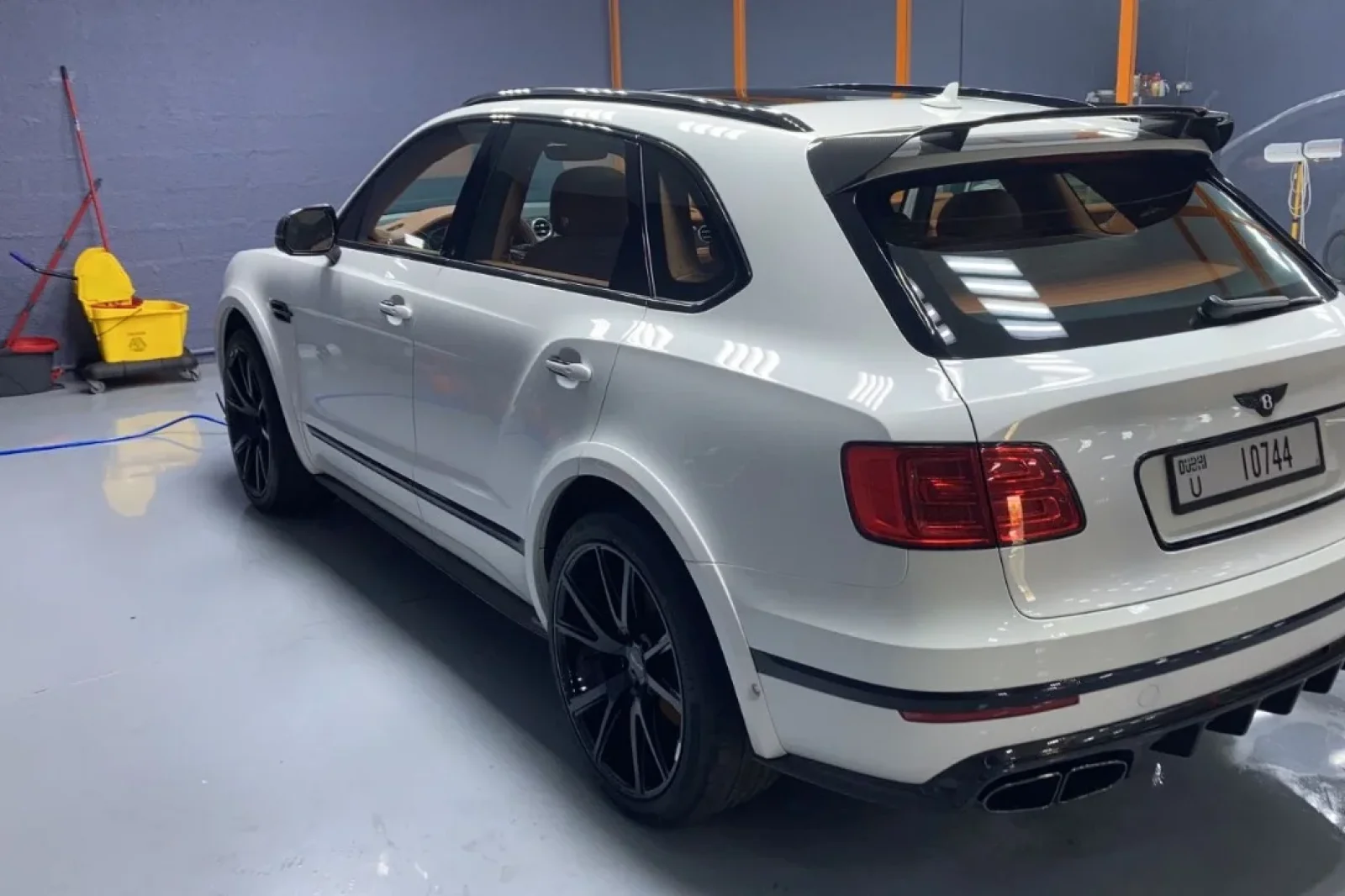 Kiralık Bentley Bentayga  Beyaz 2023 içinde Dubai