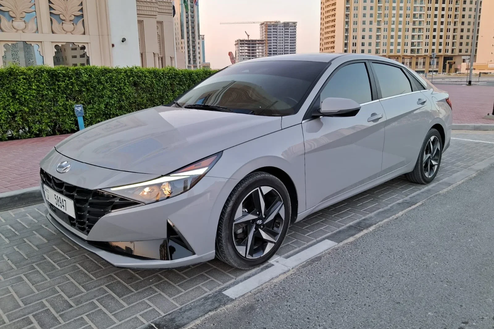 Loyer Hyundai Elantra SEL Gris 2021 en Dubai