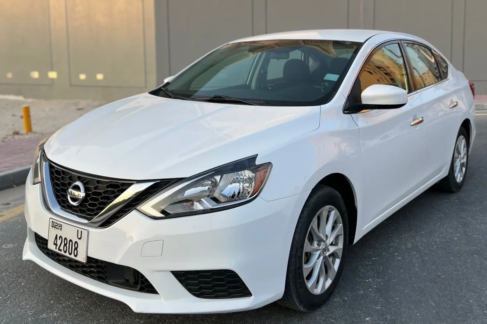 Miete Nissan Sentra SV Weiß 2019 in der Dubai