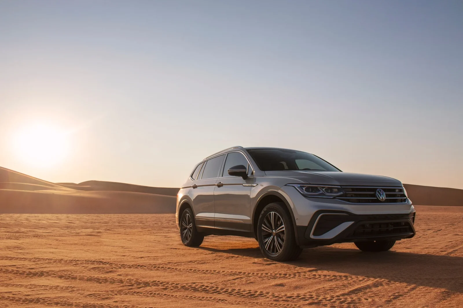 Affitto Volkswagen Tiguan  Argento 2023 in Dubai - 3 