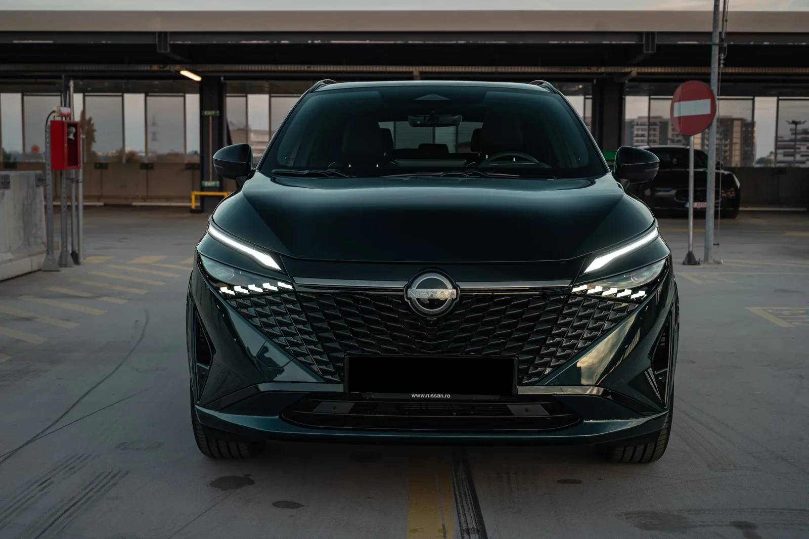 Huren Nissan Qashqai  Zwart 2024 in Dubai - 2 