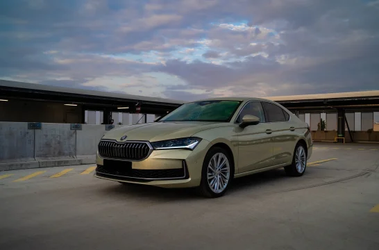 Skoda Superb Oliva 2024