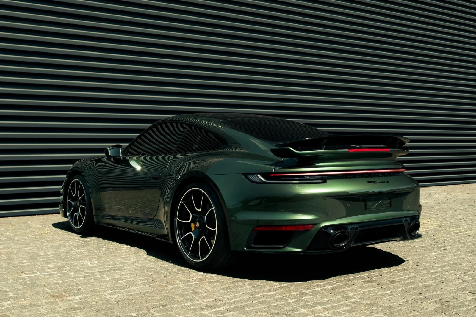 Huren Porsche 911 Turbo S (992) Groente 2024 in Dubai - 5 