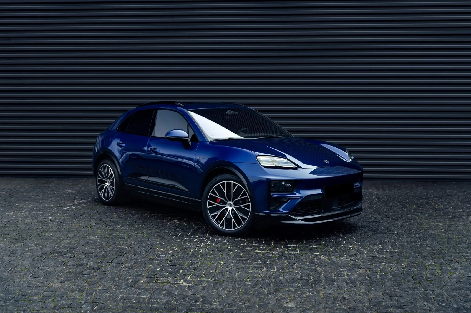 Affitto Porsche Macan Turbo Blu 2024 in Dubai - 6 