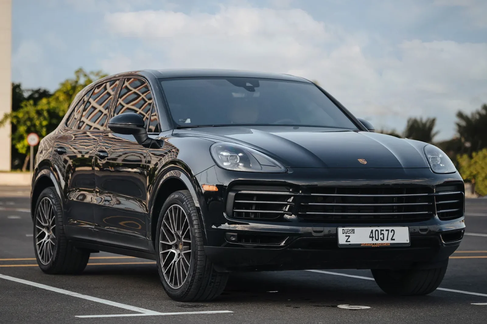 Kiralık Porsche Cayenne  Siyah 2024 içinde Dubai