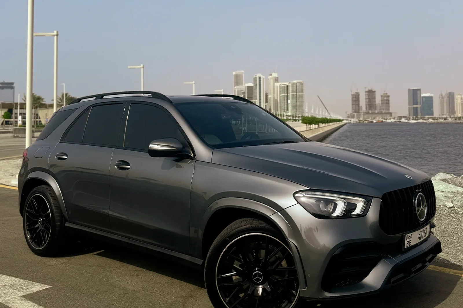 Miete Mercedes-Benz GLE 350 Grau 2024 in der Dubai