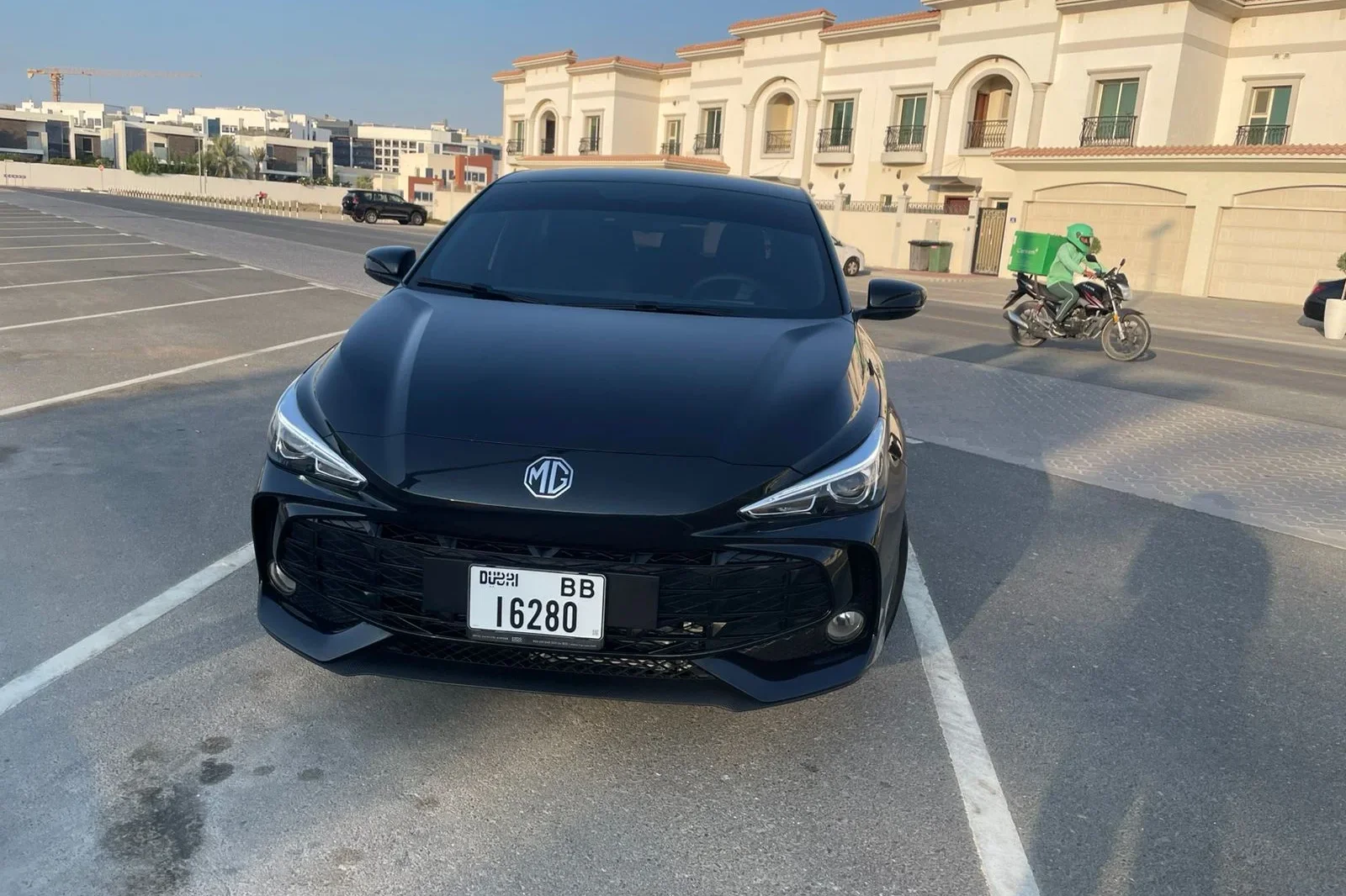 Miete MG 3  Schwarz 2025 in der Dubai - 2 