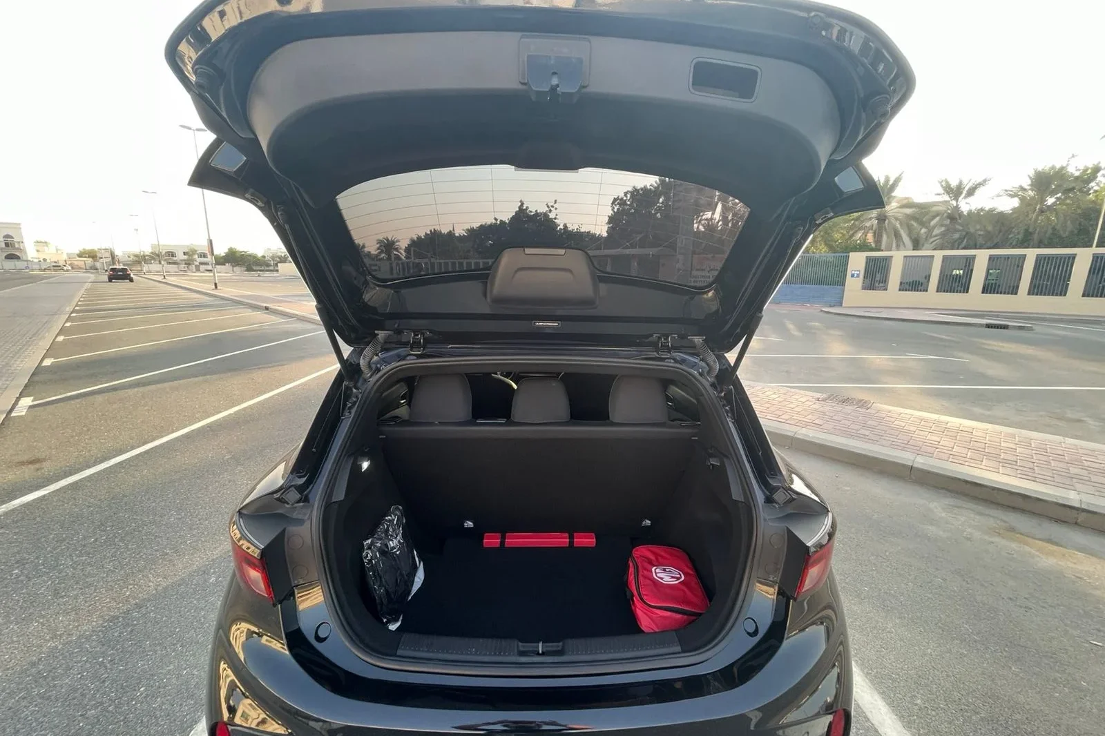 Miete MG 3  Schwarz 2025 in der Dubai - 5 