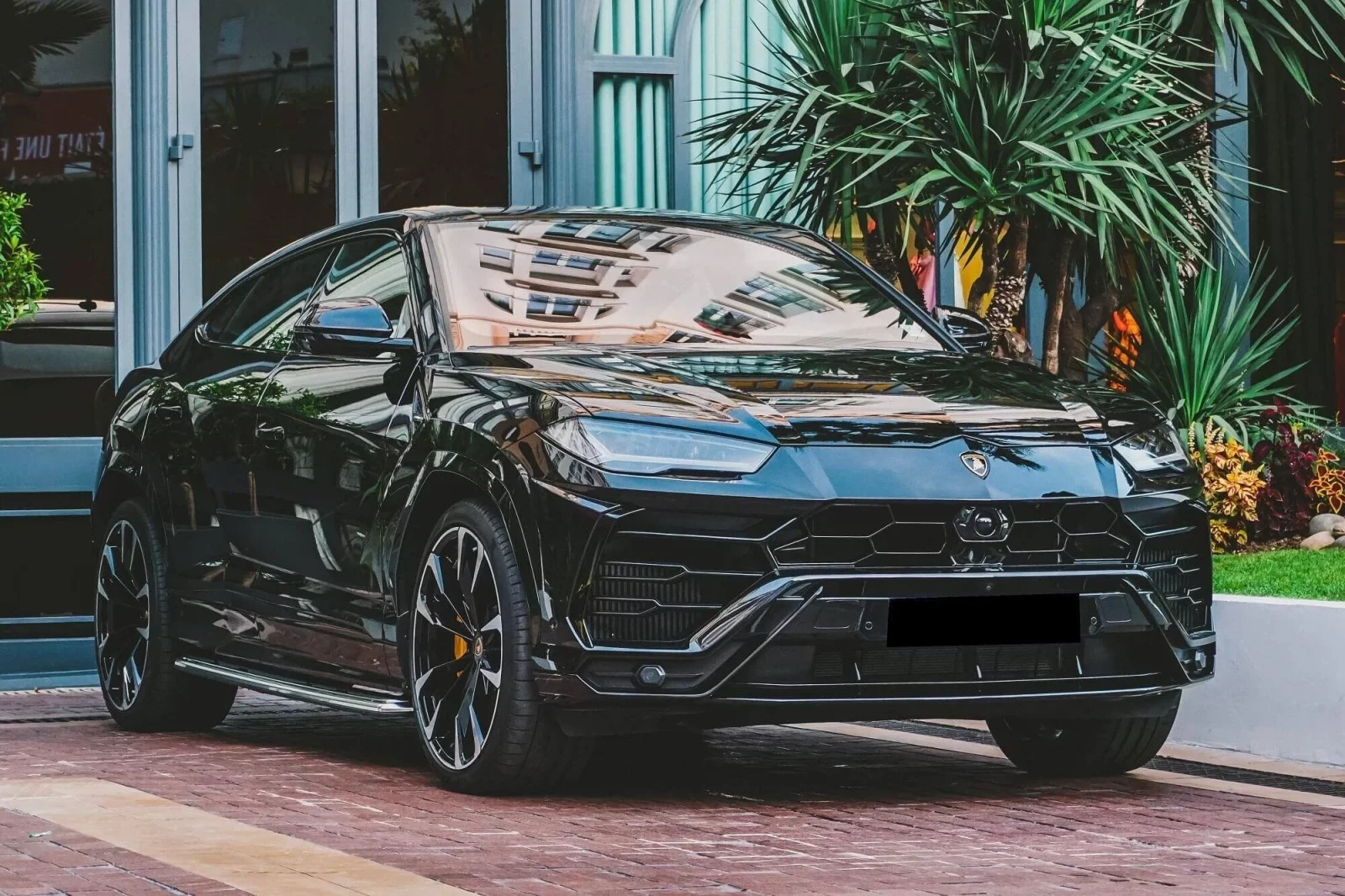 Kiralık Lamborghini Urus  Siyah 2022 içinde Dubai