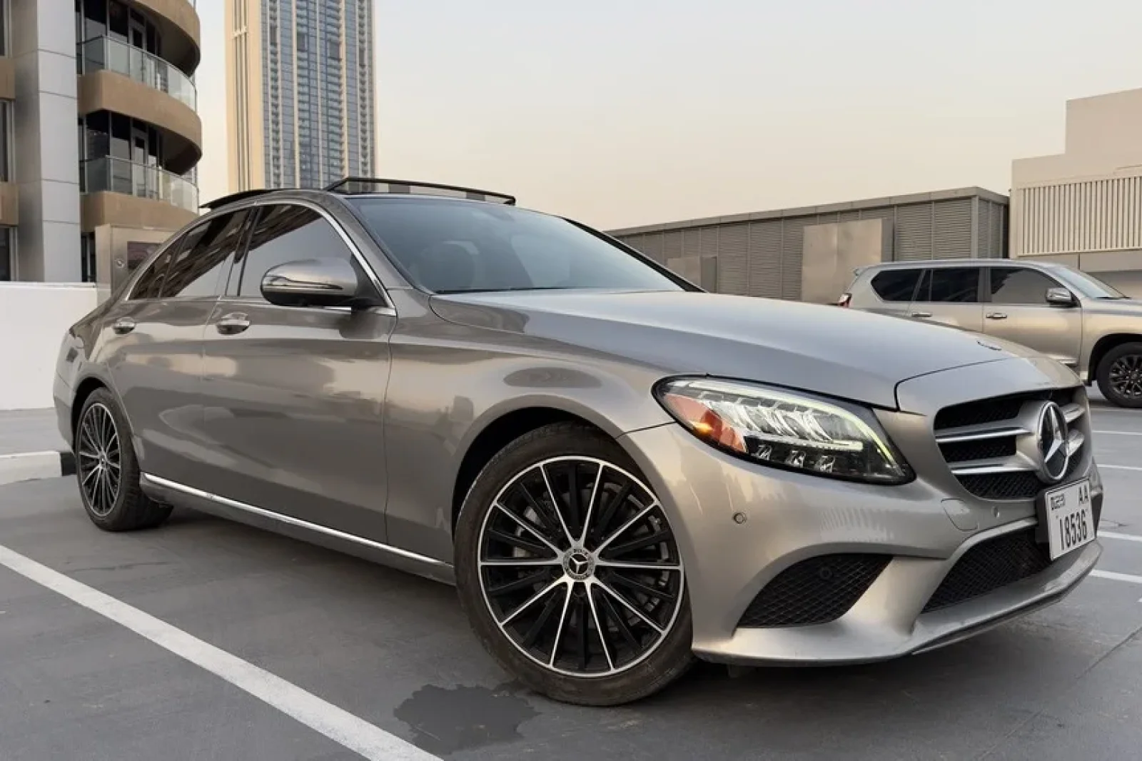 Miete Mercedes-Benz C-Class 300 Silber 2020 in der Dubai