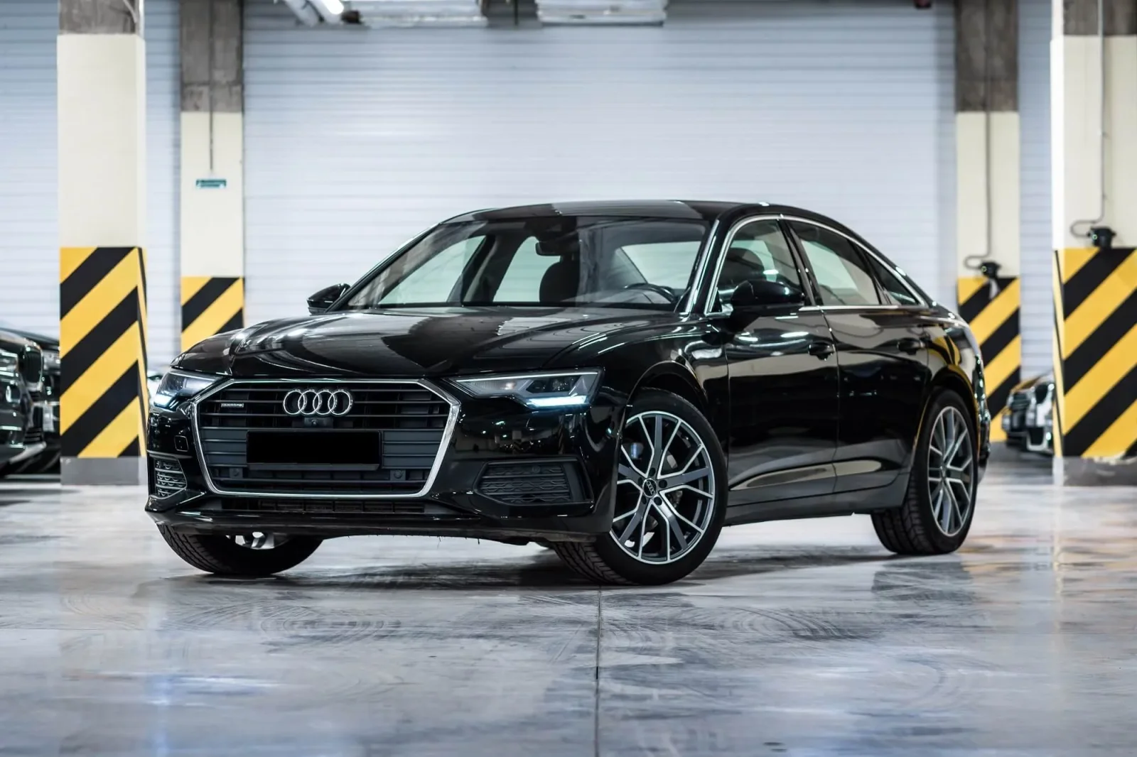 Loyer Audi A6  Noir 2021 en Dubai