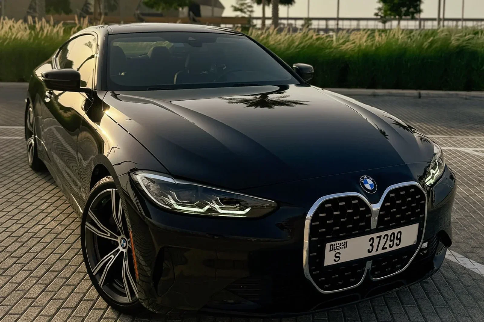 Miete BMW 4-Series 430 Schwarz 2023 in der Dubai