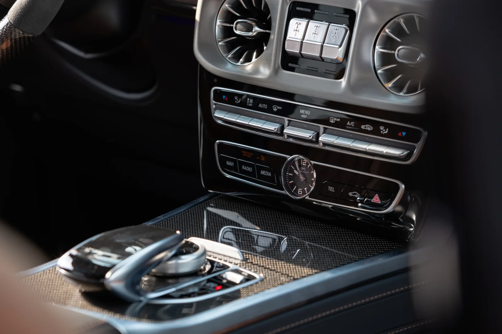 Affitto Mercedes-Benz G-Class 63 Nero 2024 in Dubai - 6 