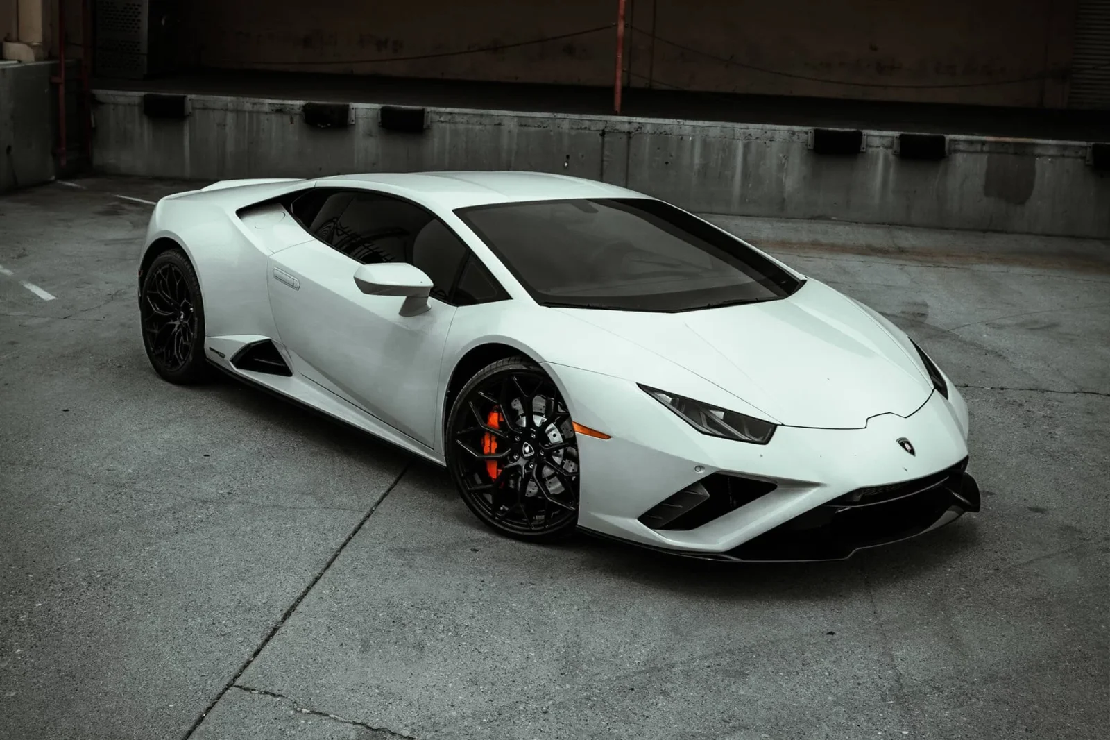 Rent Lamborghini Huracan Evo White 2020 in Dubai