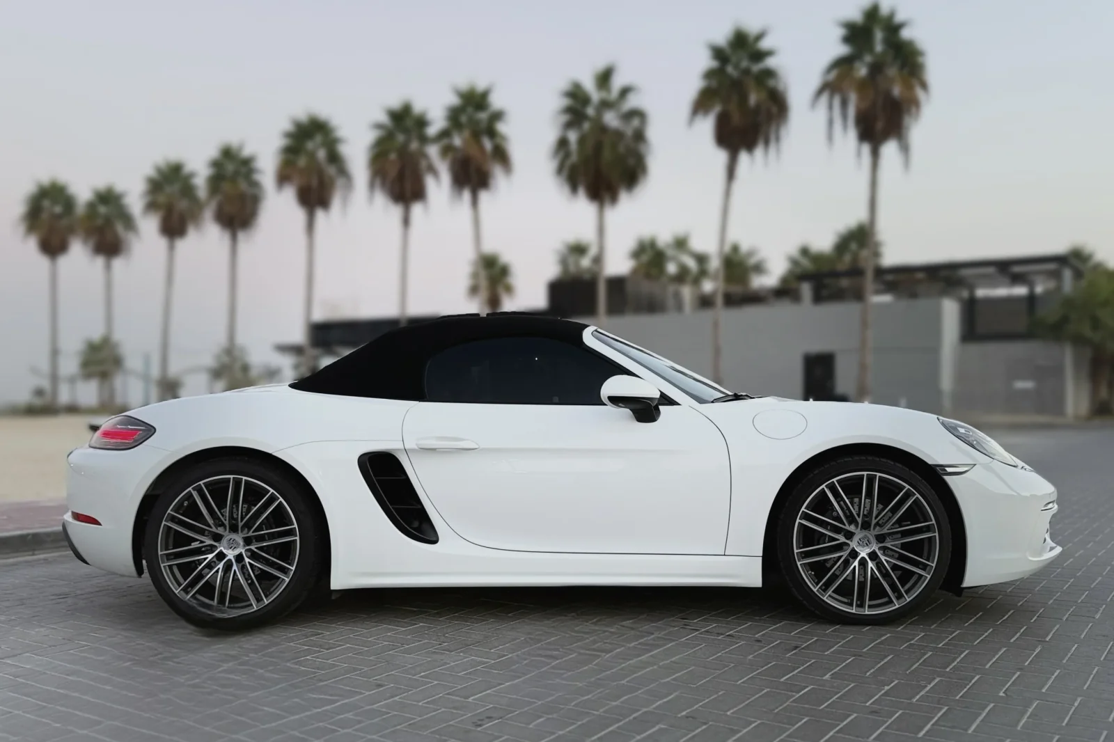 Alquiler Porsche Boxster  Blanco 2024 en Dubái - 7 